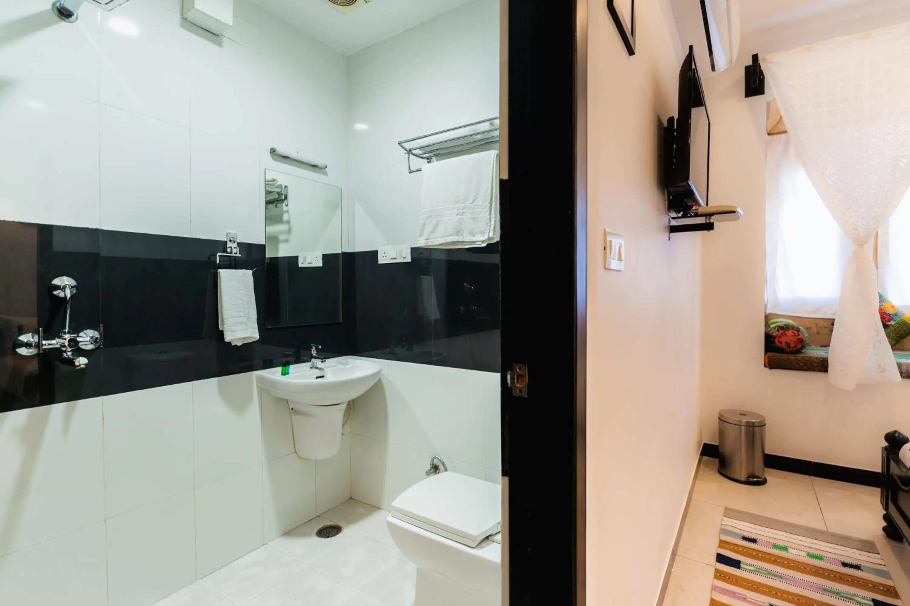 Toilet in The Legend Haveli