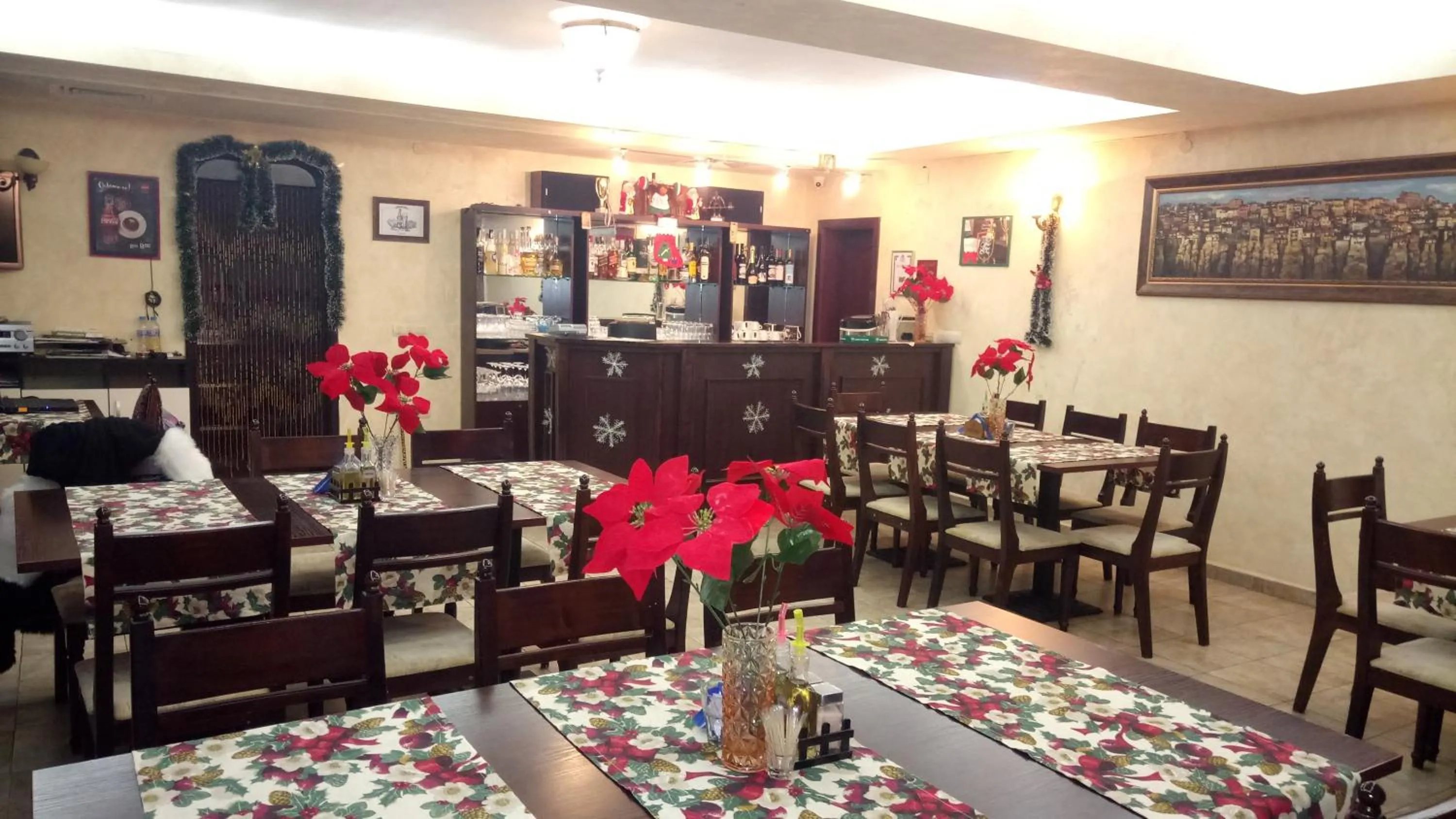 Food and drinks in Family hotel Elena