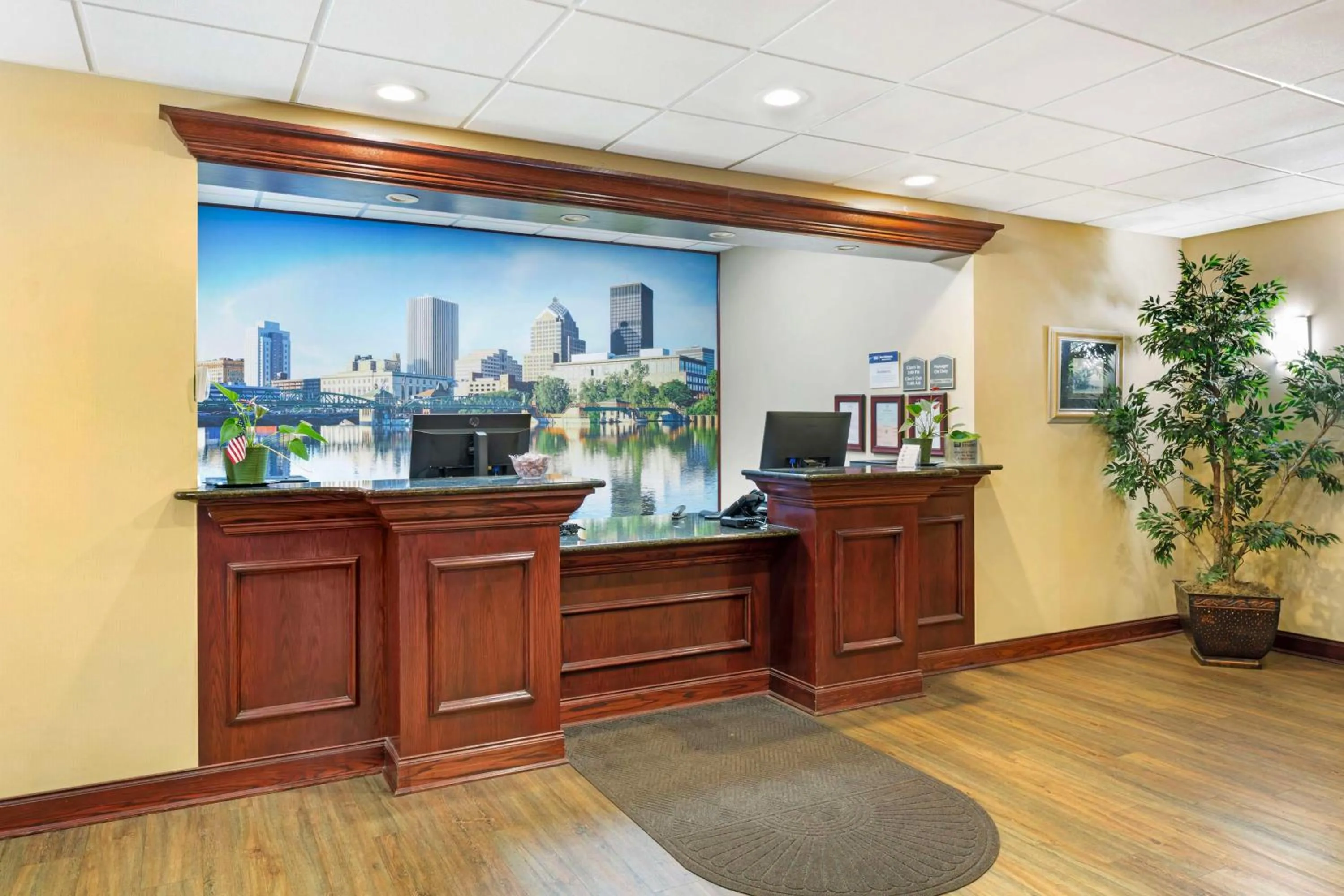 Lobby or reception in Best Western PLUS Victor Inn & Suites