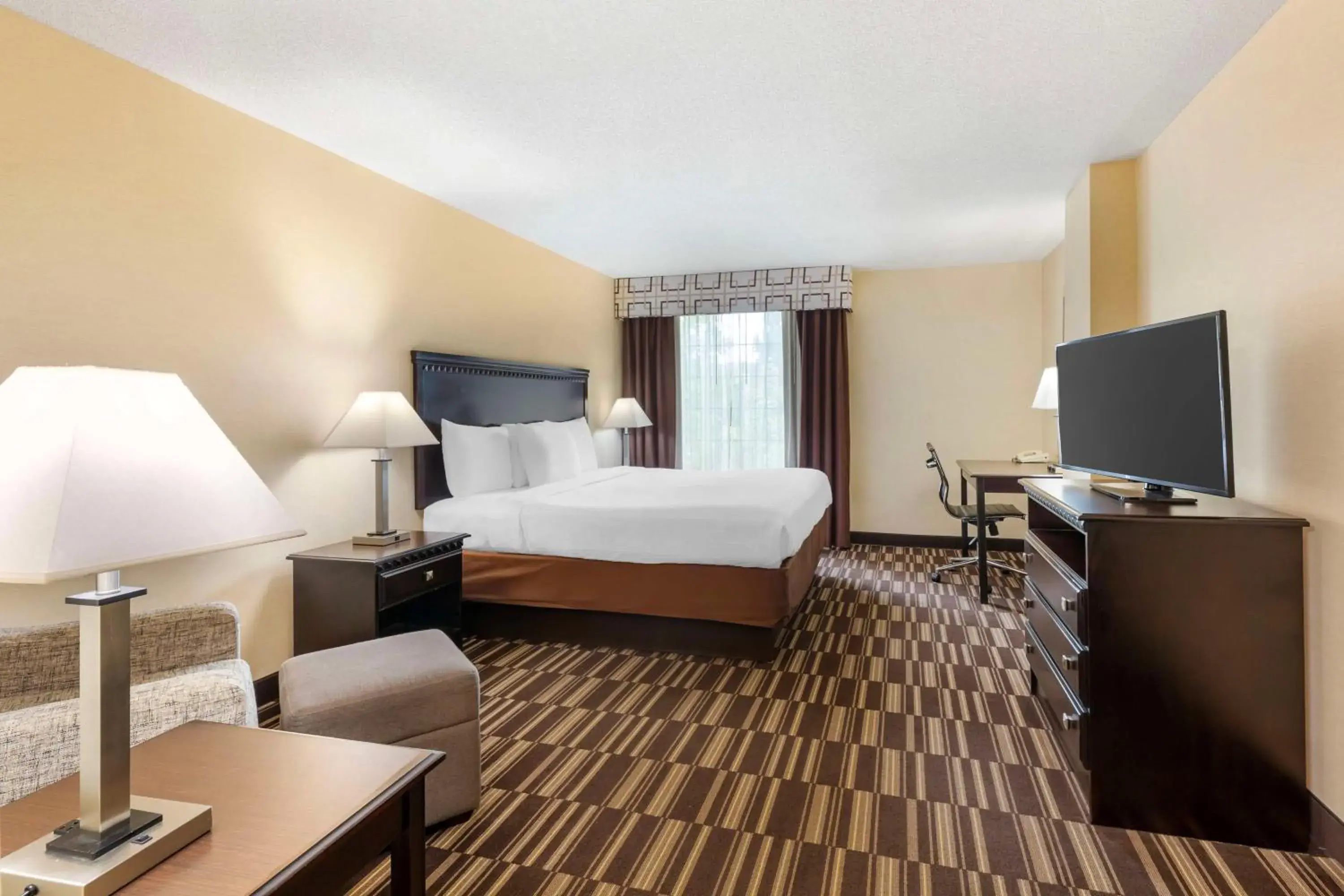 Bedroom, Bed in Best Western PLUS Victor Inn & Suites Bedroom, Bed in Best Western PLUS Victor Inn & Suites