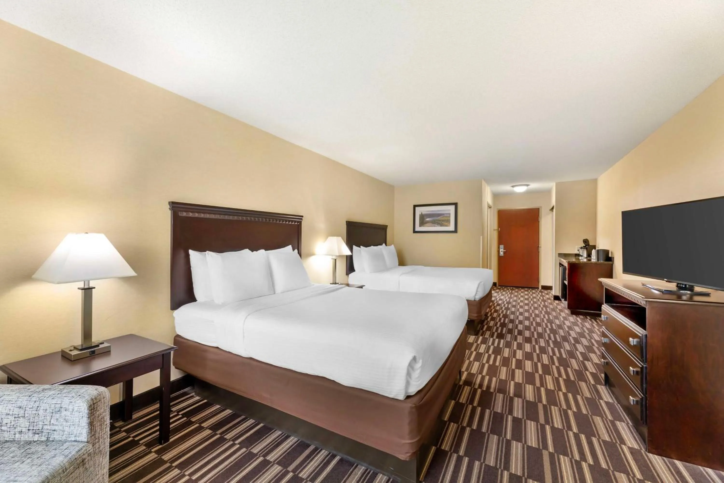 Bedroom, Bed in Best Western PLUS Victor Inn & Suites