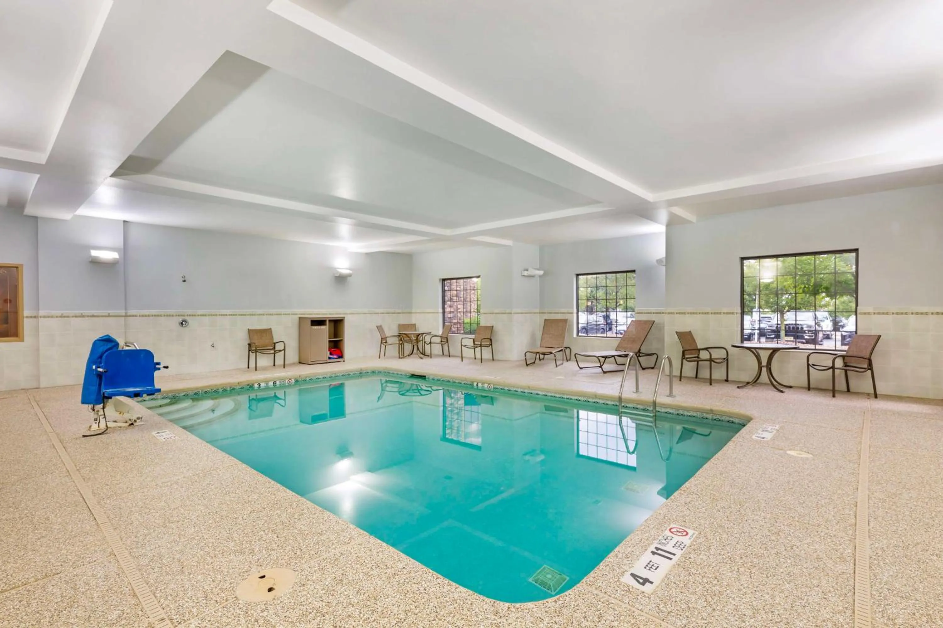 Pool view in Best Western PLUS Victor Inn & Suites