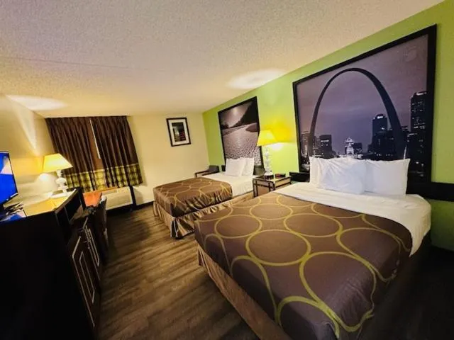 Bed in Super 8 by Wyndham Branson By Andy Williams Theatre