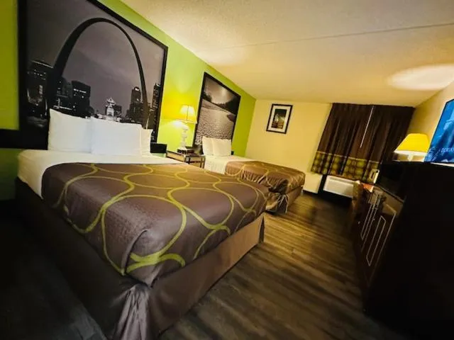 Bed in Super 8 by Wyndham Branson By Andy Williams Theatre