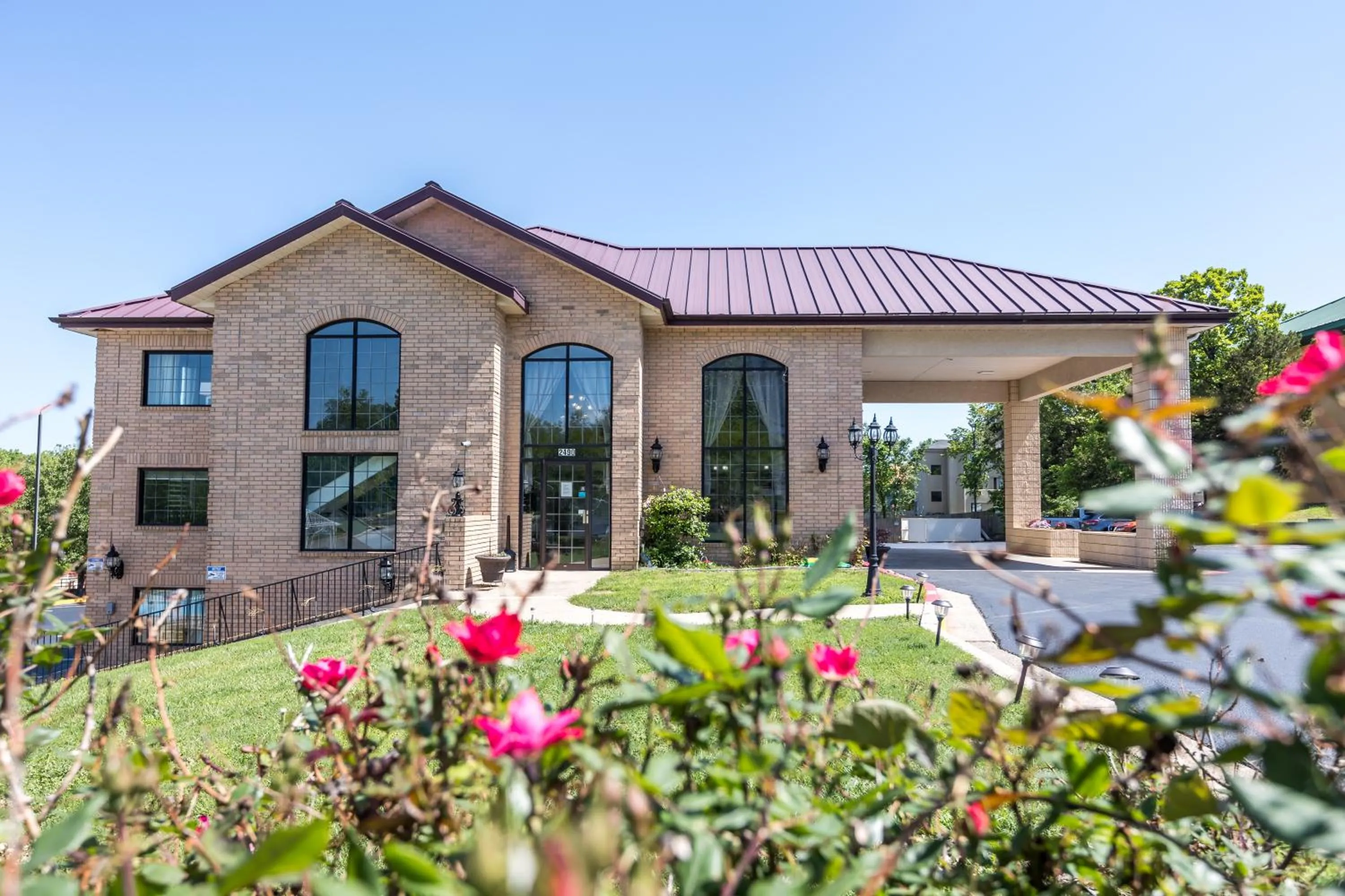 Super 8 by Wyndham Branson By Andy Williams Theatre