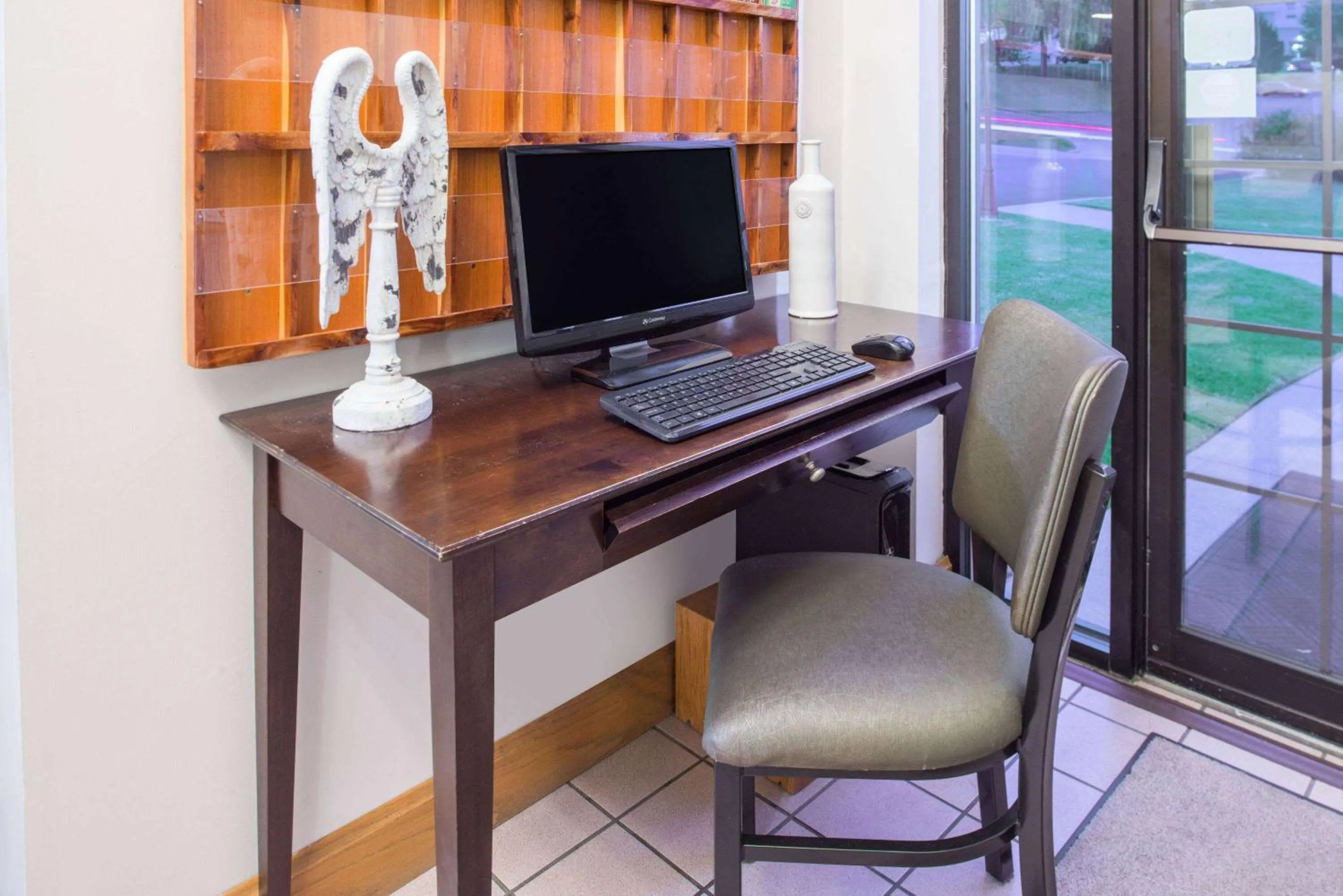 Business facilities in Super 8 by Wyndham Branson By Andy Williams Theatre