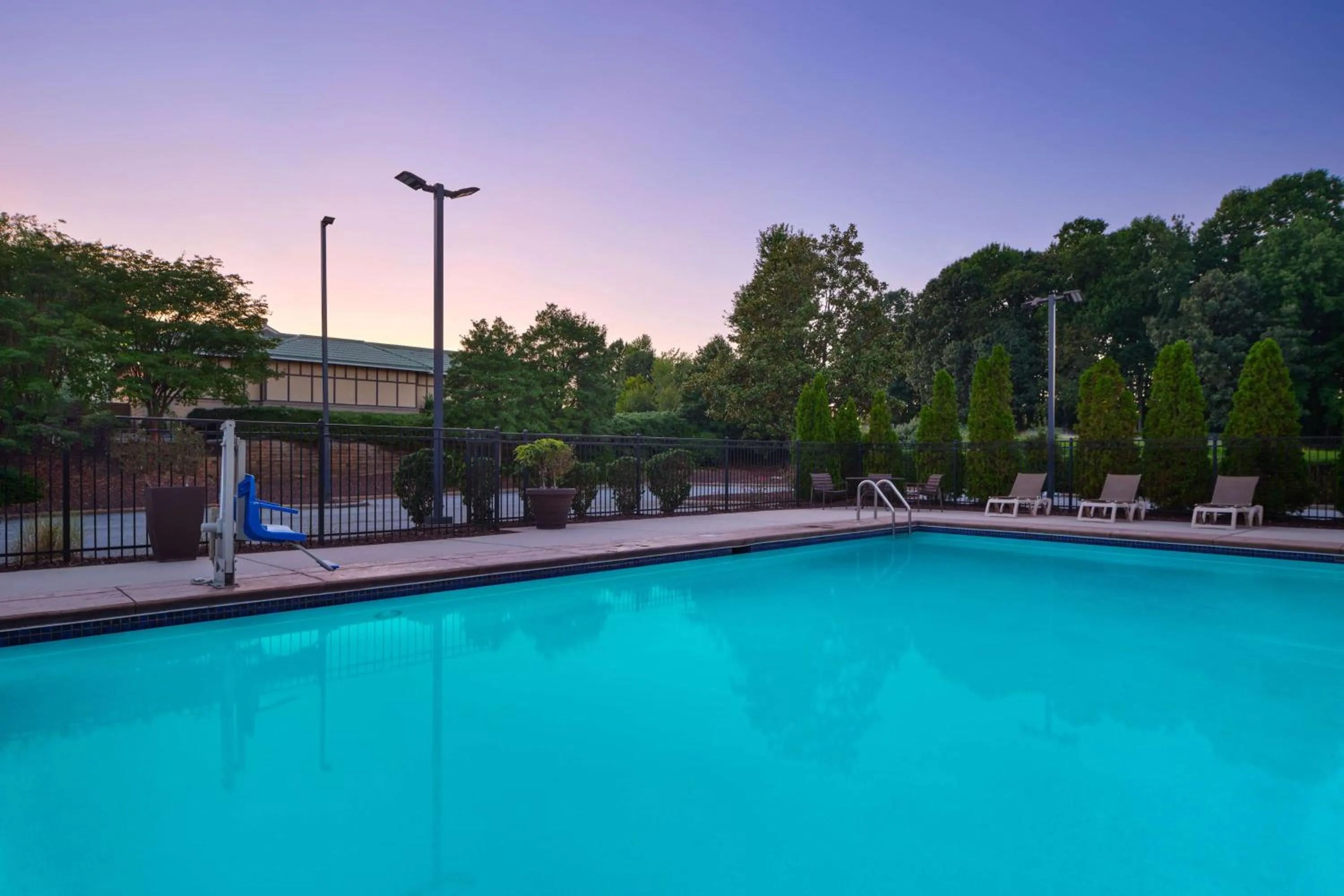 Swimming pool in Hyatt Place Greensboro