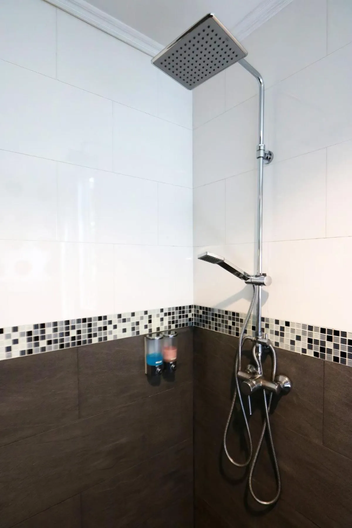 Shower in White Flower Lanta