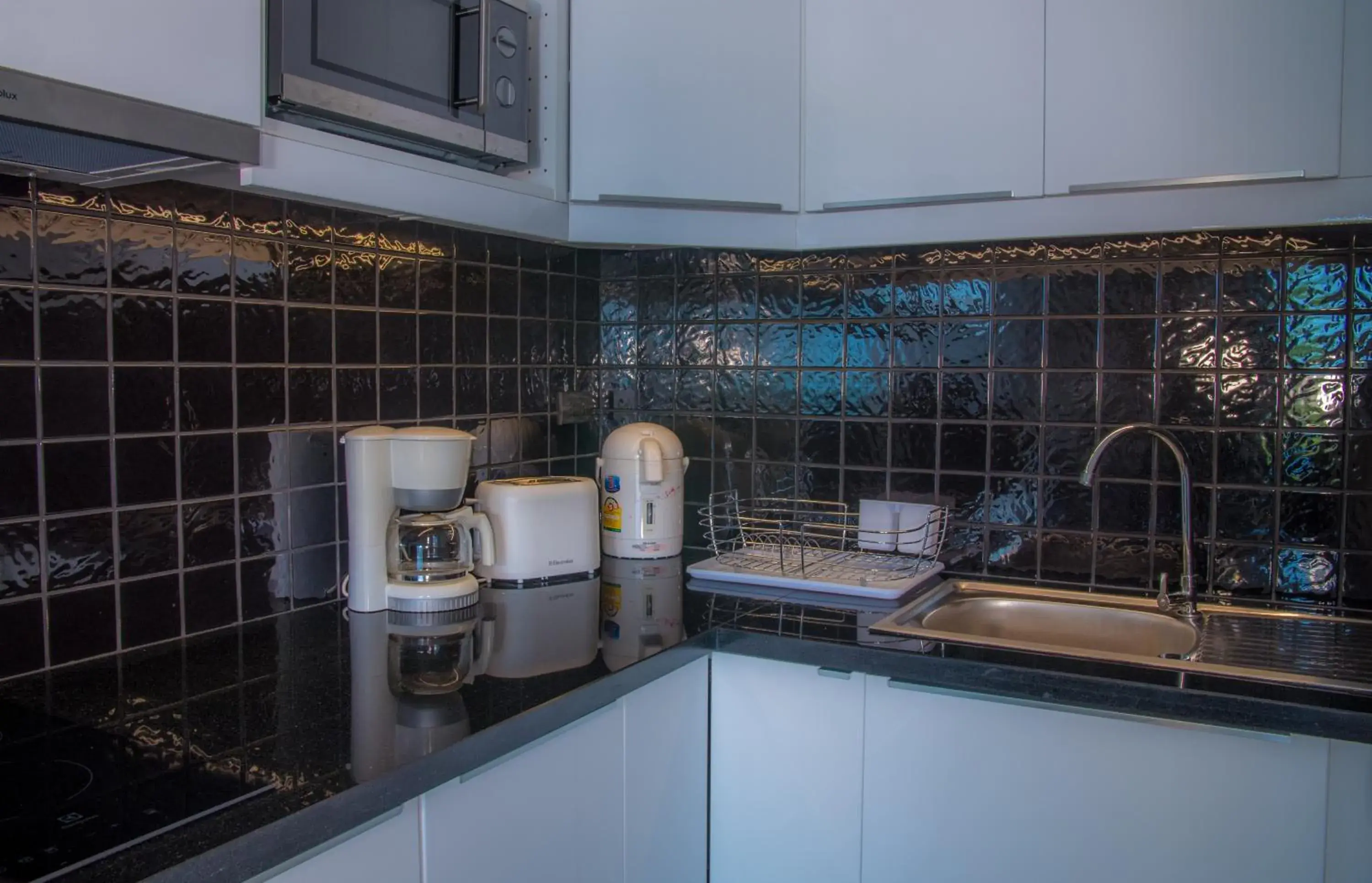 Coffee/tea facilities in White Flower Lanta Coffee/tea facilities in White Flower Lanta