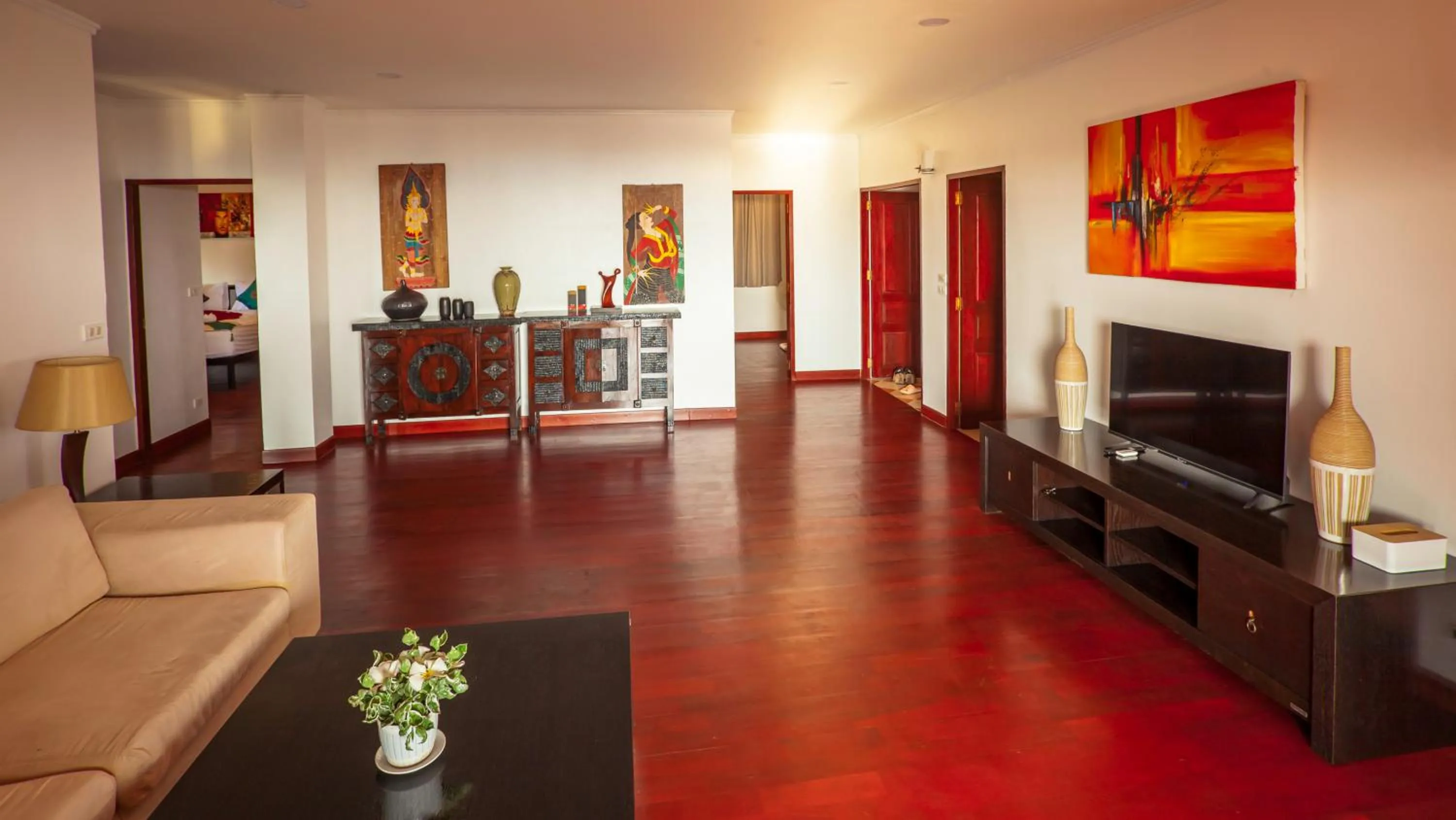 Communal lounge/ TV room in White Flower Lanta