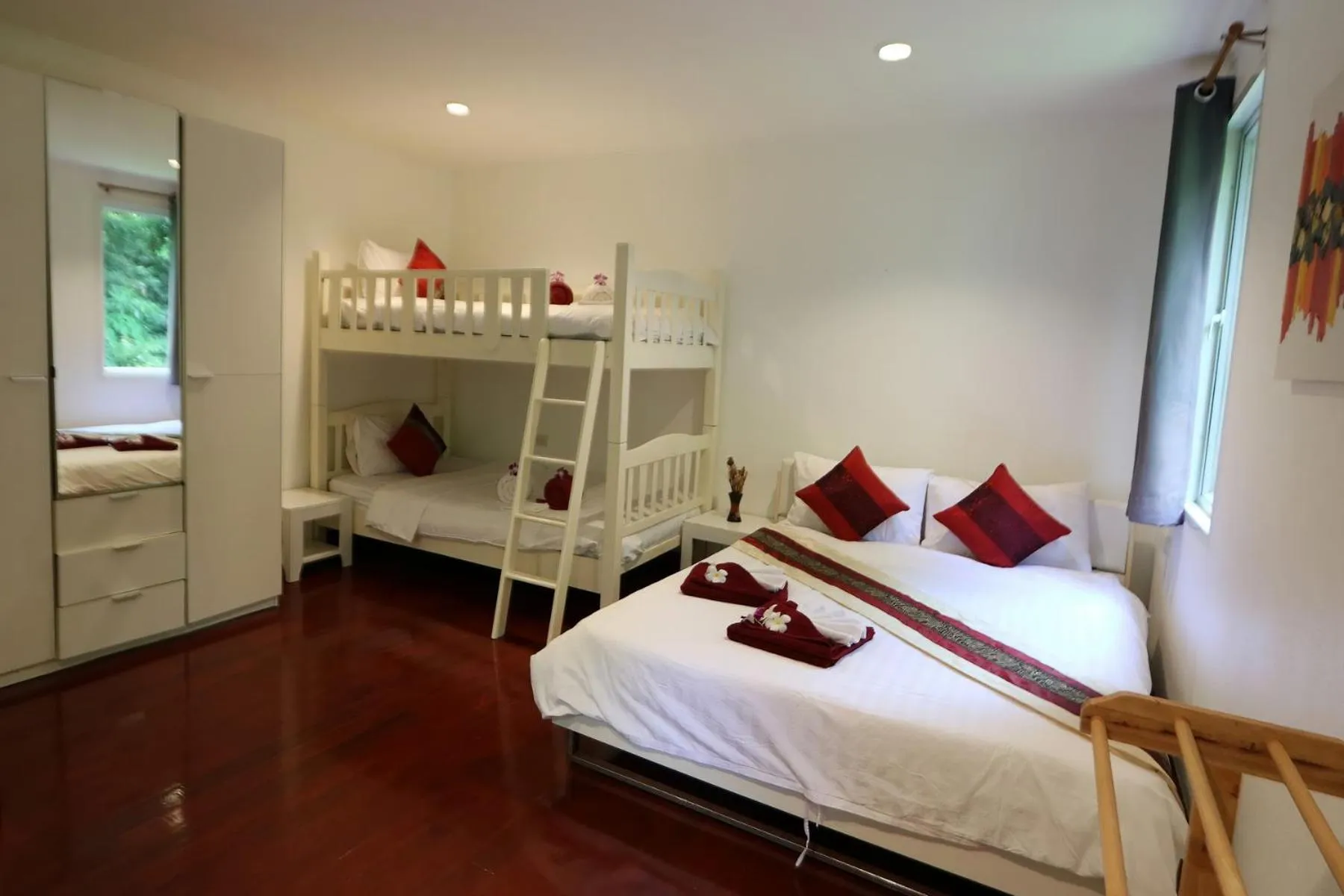 Bed in White Flower Lanta