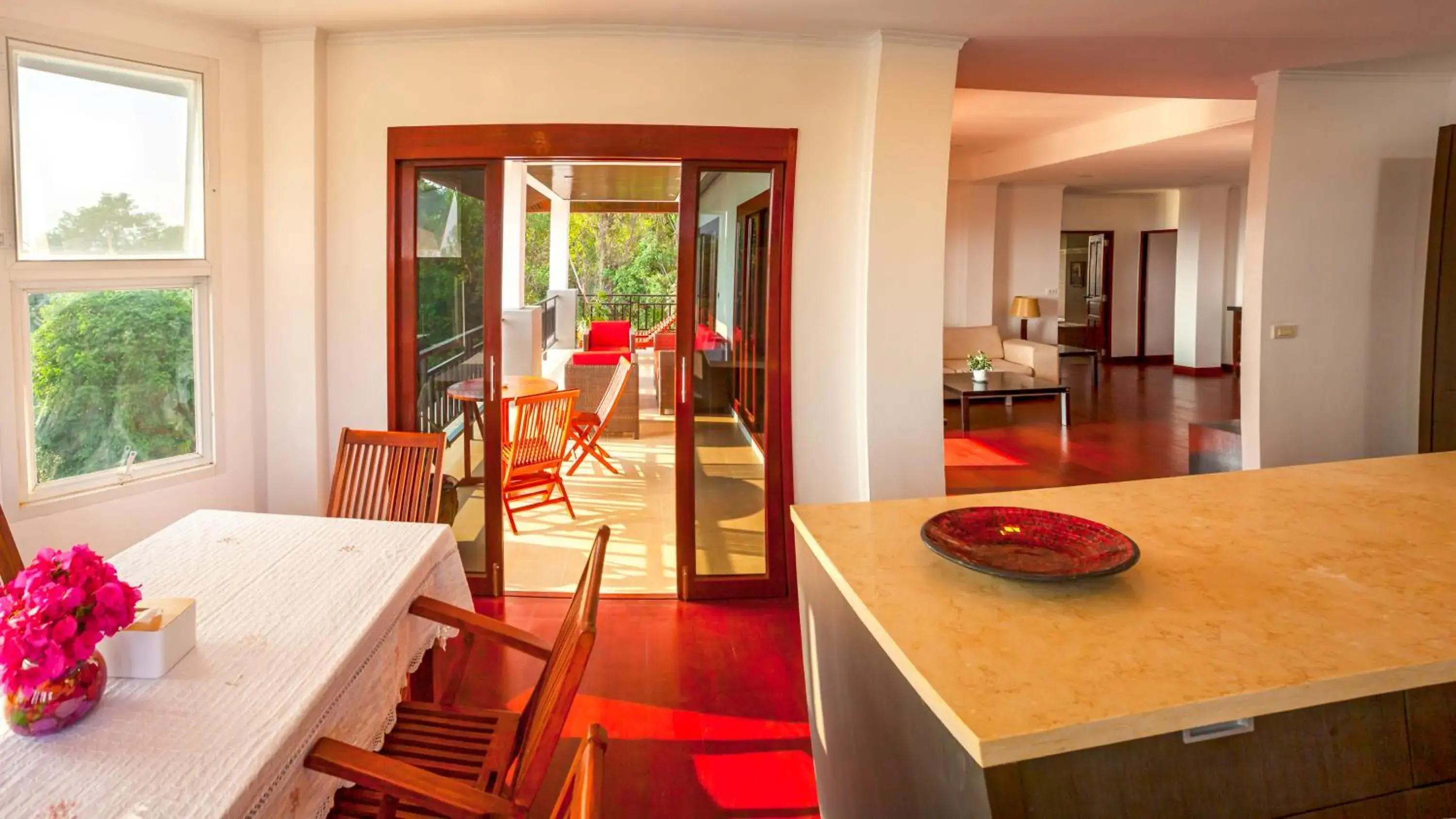 Restaurant/places to eat in White Flower Lanta Restaurant/places to eat in White Flower Lanta