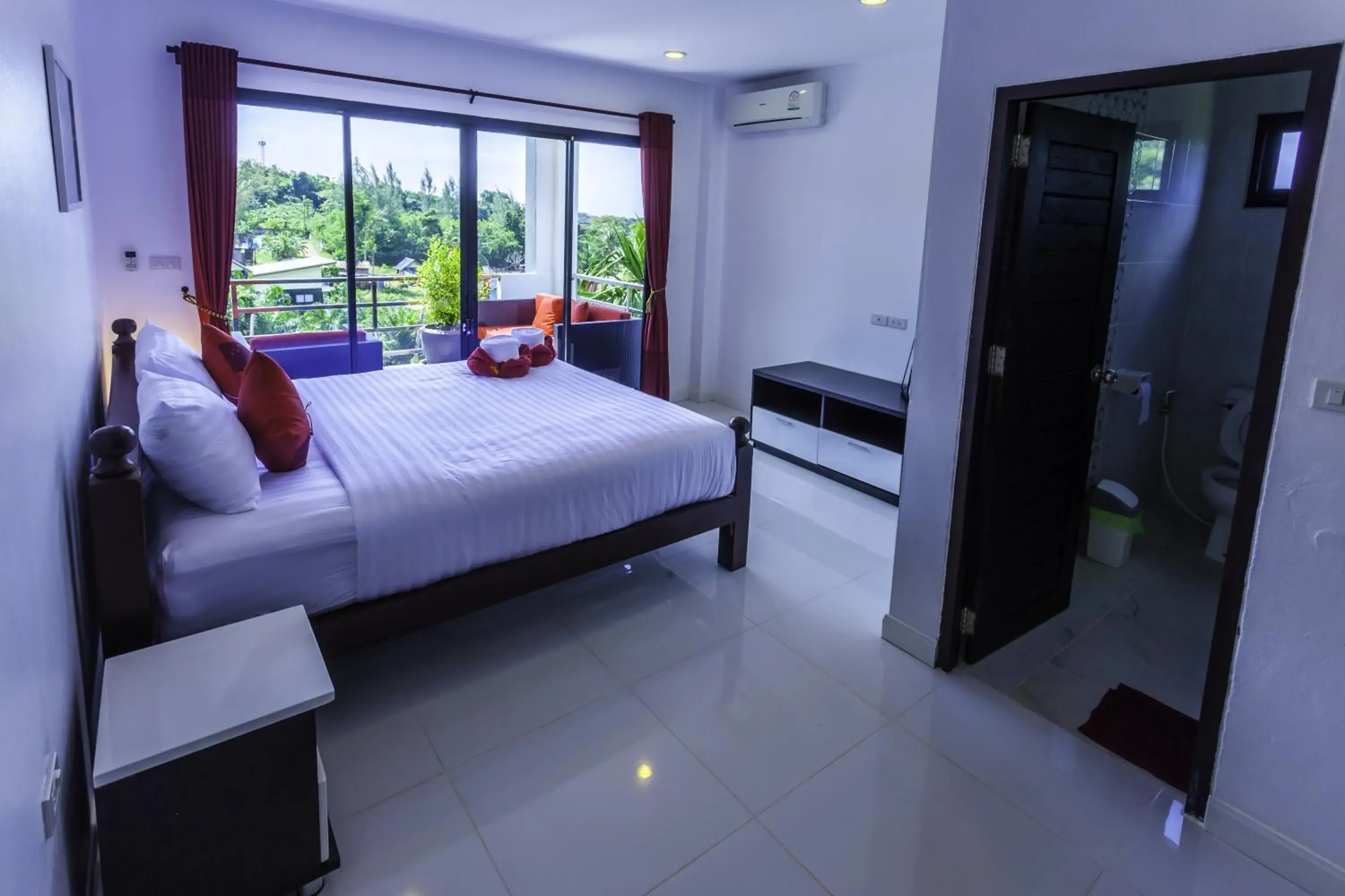 Apartment with Pool View in White Flower Lanta Apartment with Pool View in White Flower Lanta