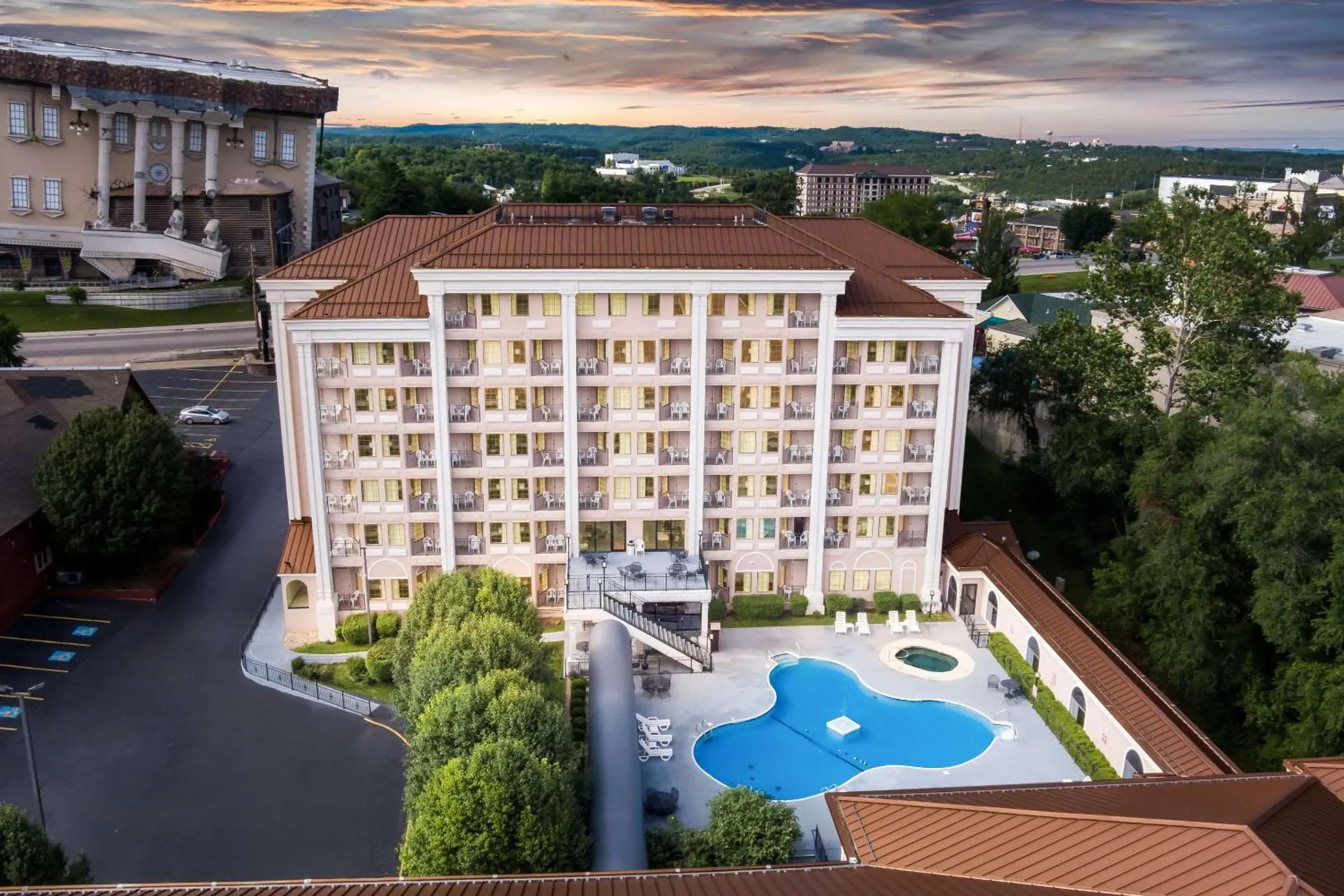 Property building in Clarion Inn Branson Property building in Clarion Inn Branson