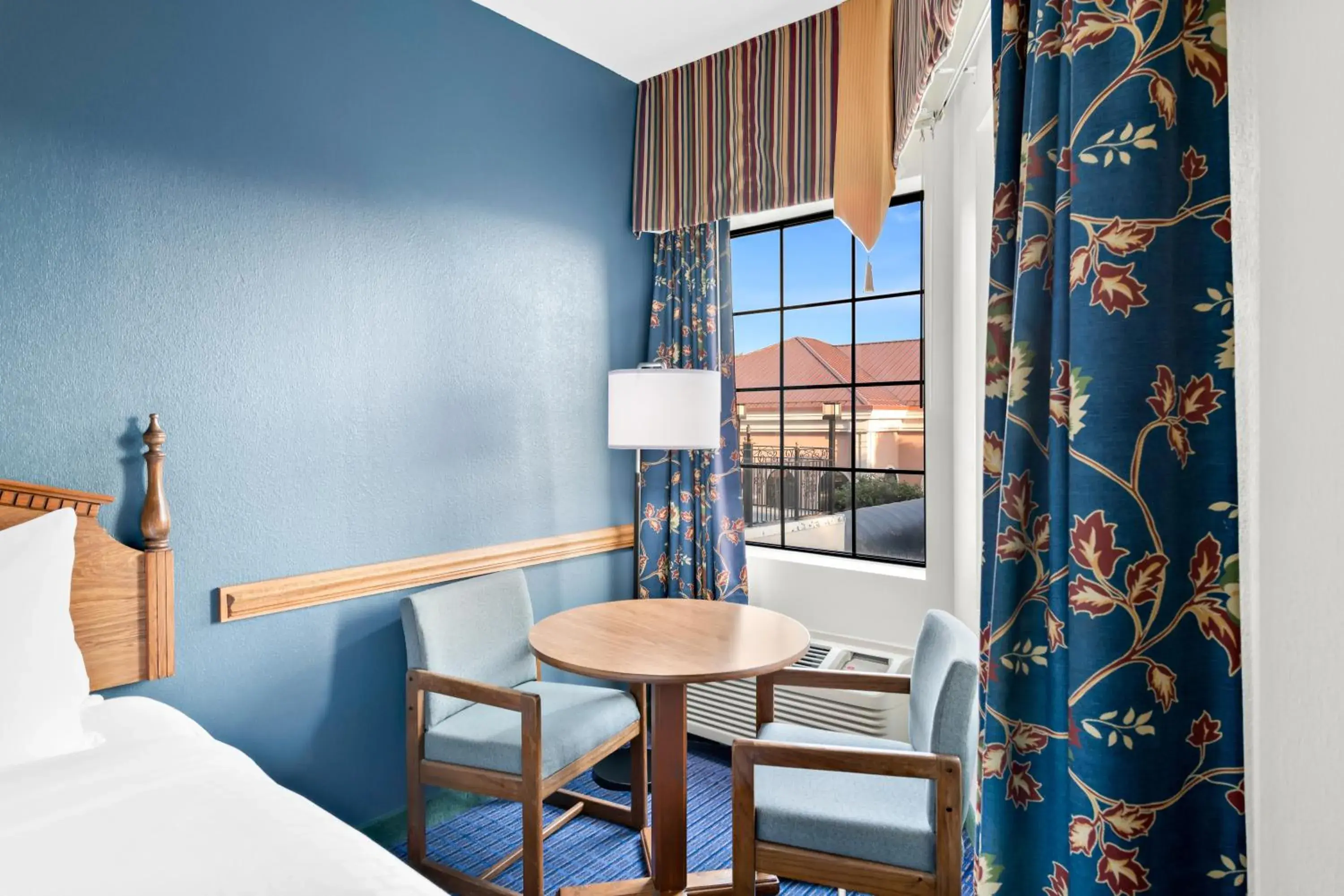 Bed in Clarion Inn Branson Bed in Clarion Inn Branson