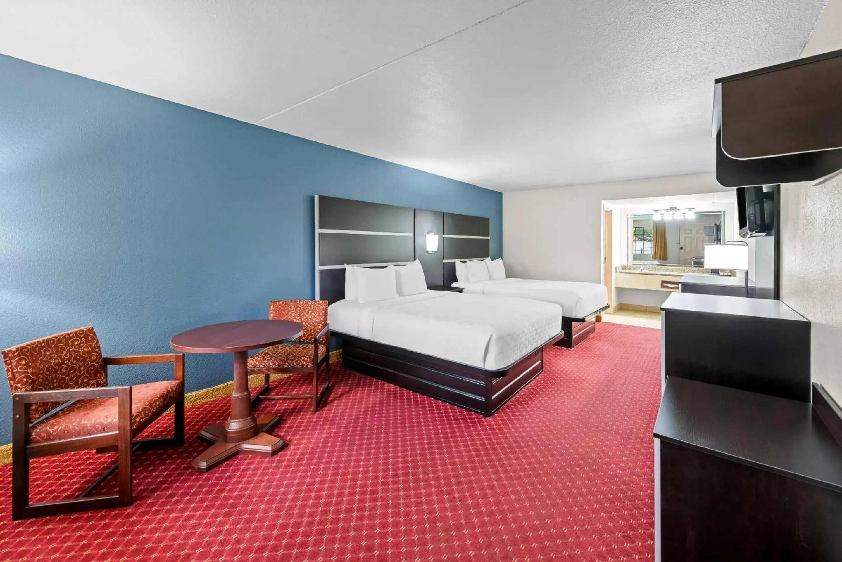 Bedroom, Bed in Clarion Inn Branson Bedroom, Bed in Clarion Inn Branson