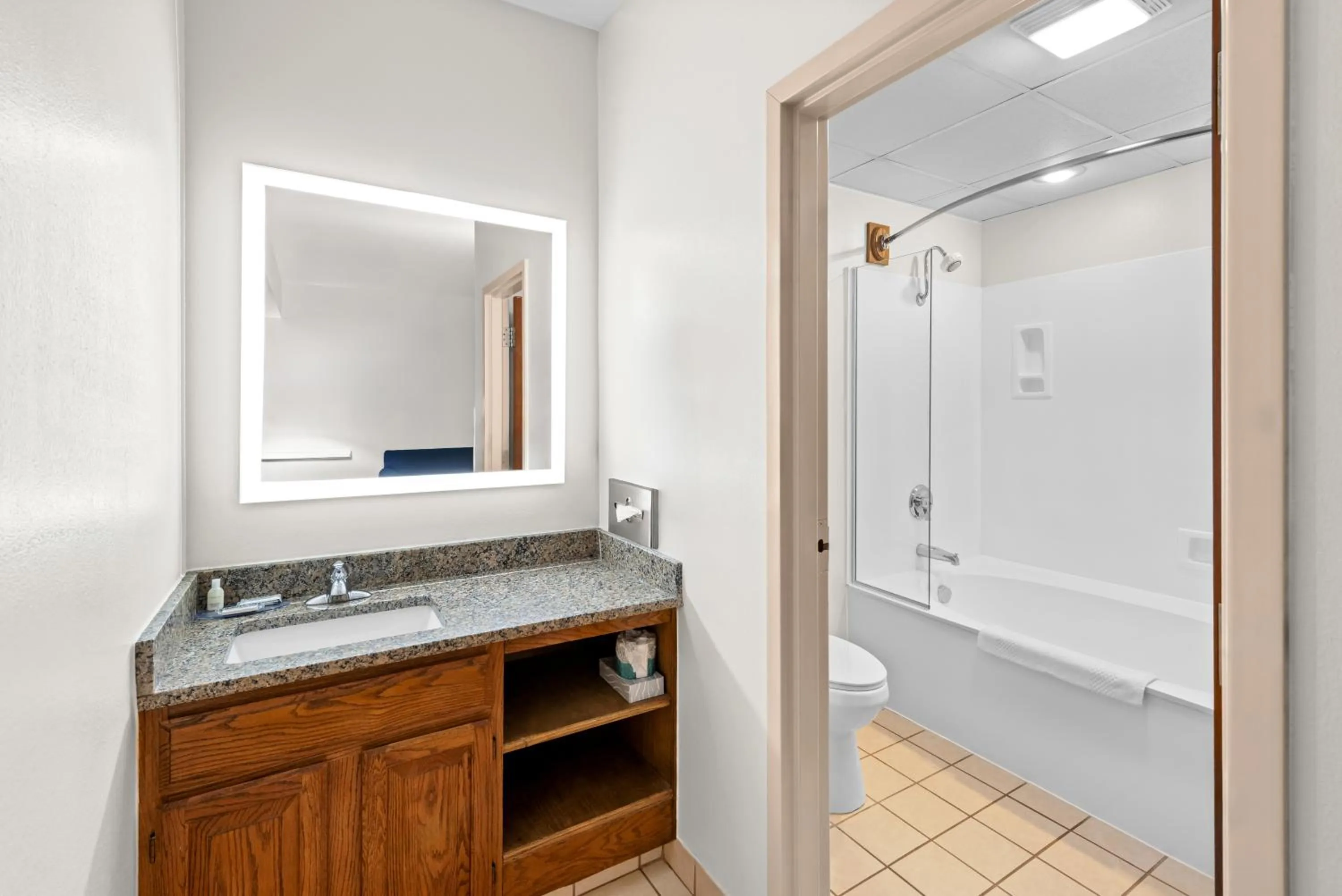 Bathroom in Clarion Inn Branson