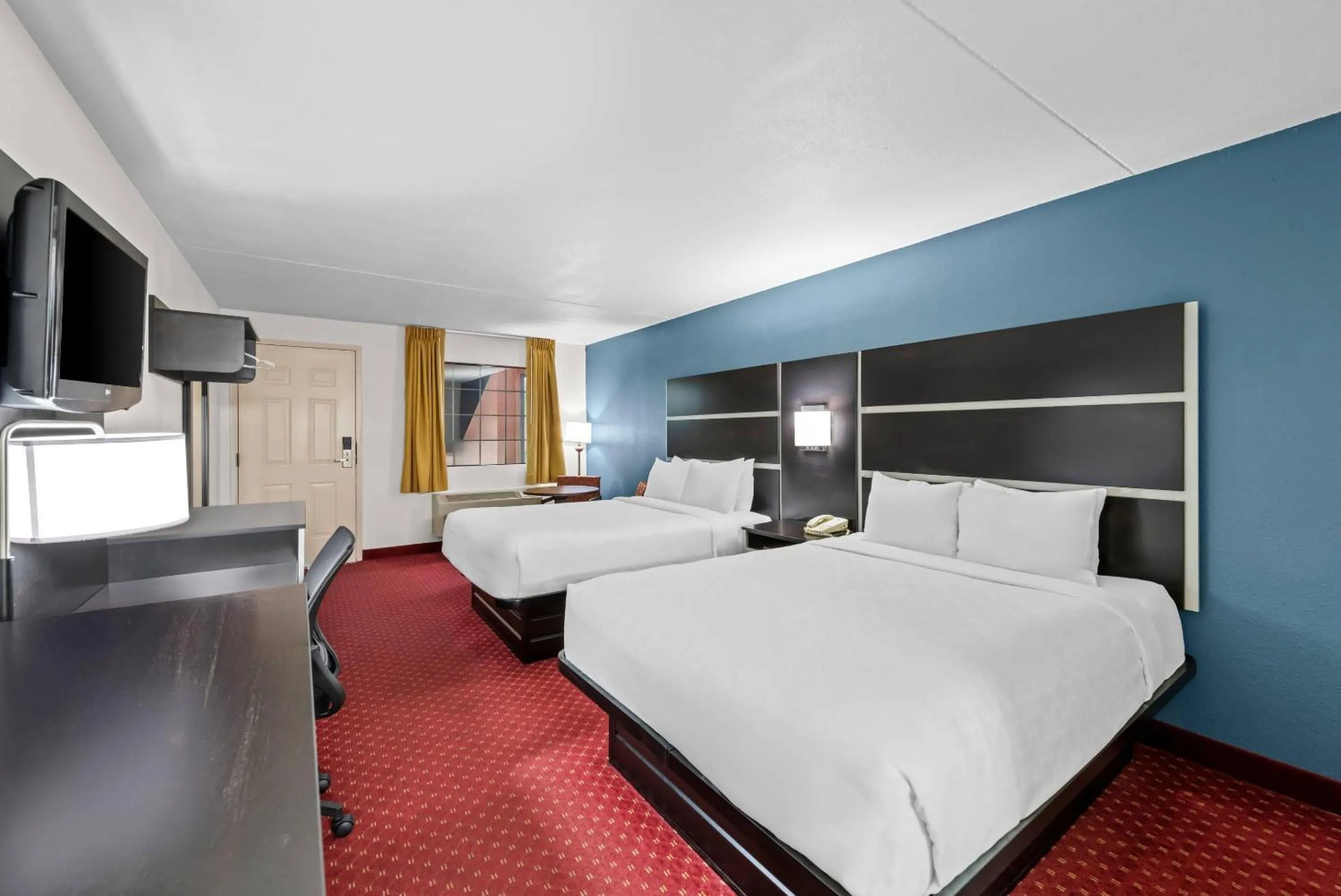 Bedroom, Bed in Clarion Inn Branson