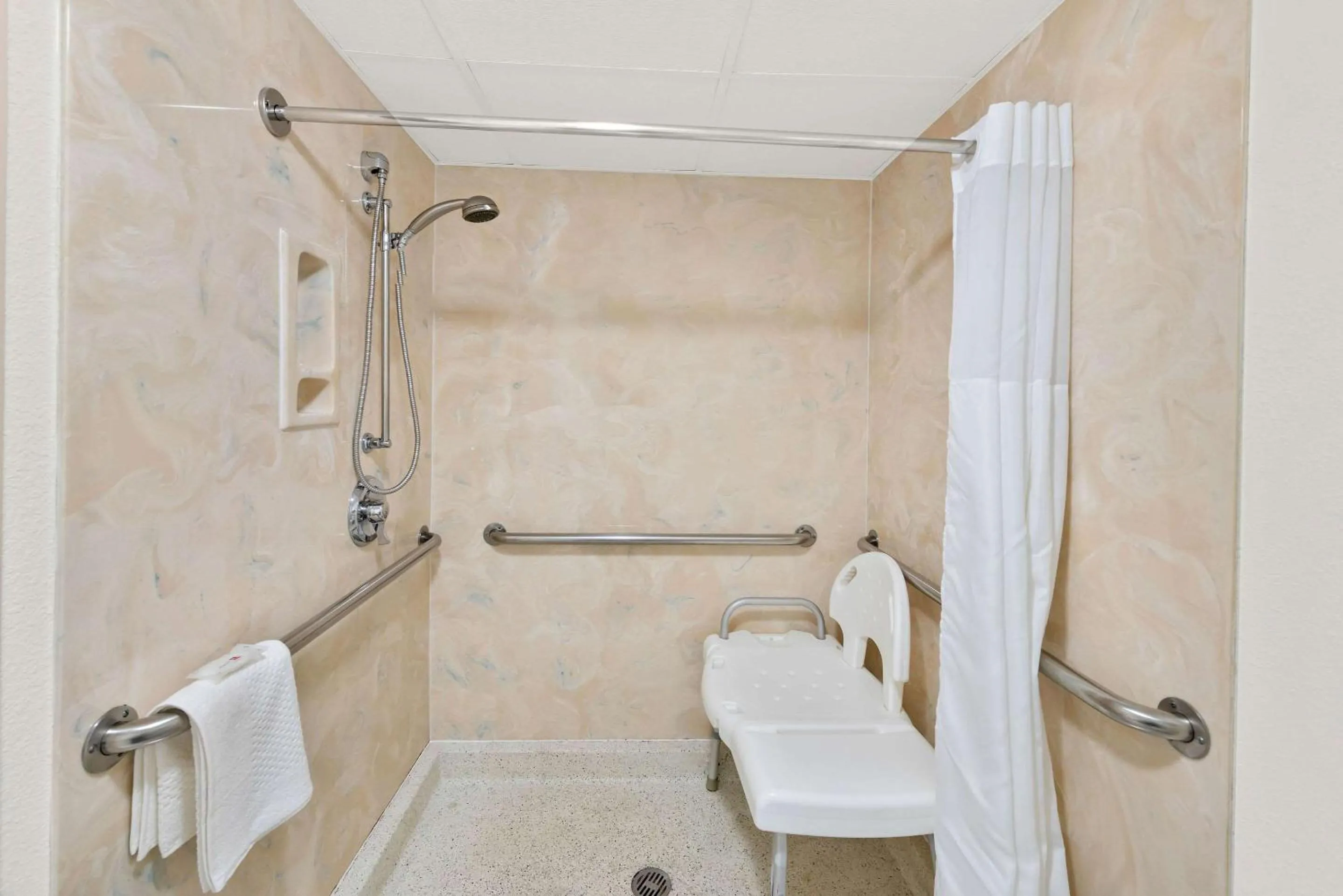 Bedroom in Clarion Inn Branson