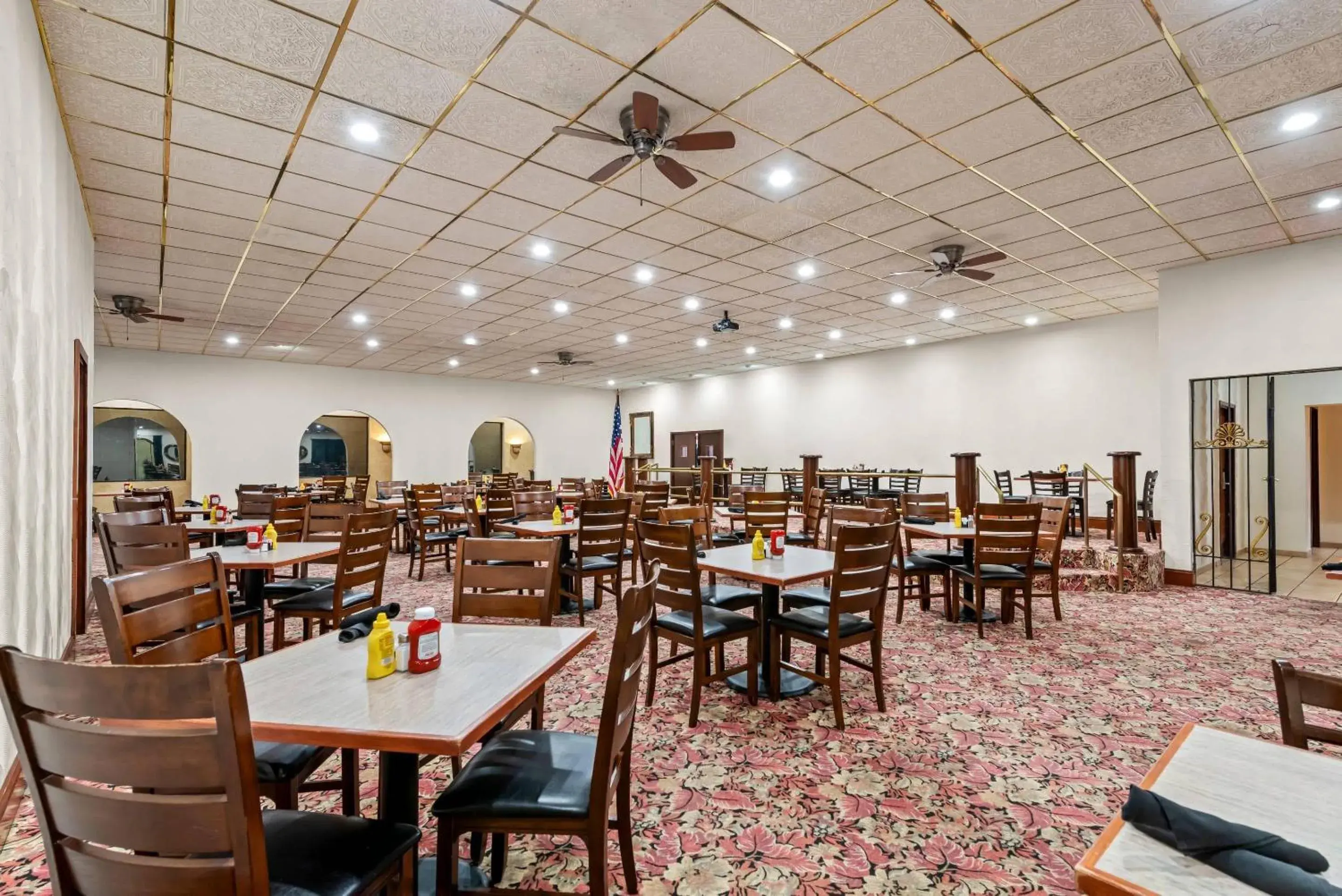 Restaurant/places to eat in Clarion Inn Branson Restaurant/places to eat in Clarion Inn Branson