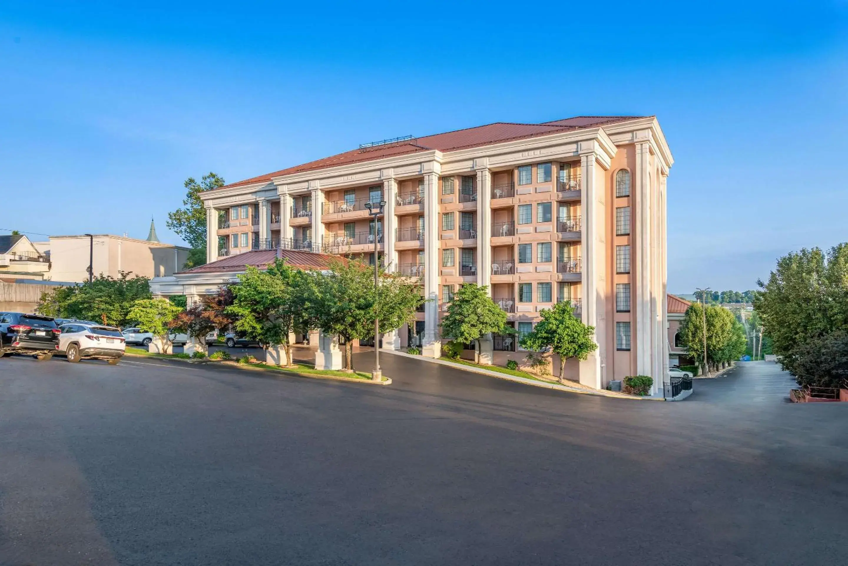 Property building in Clarion Inn Branson Property building in Clarion Inn Branson