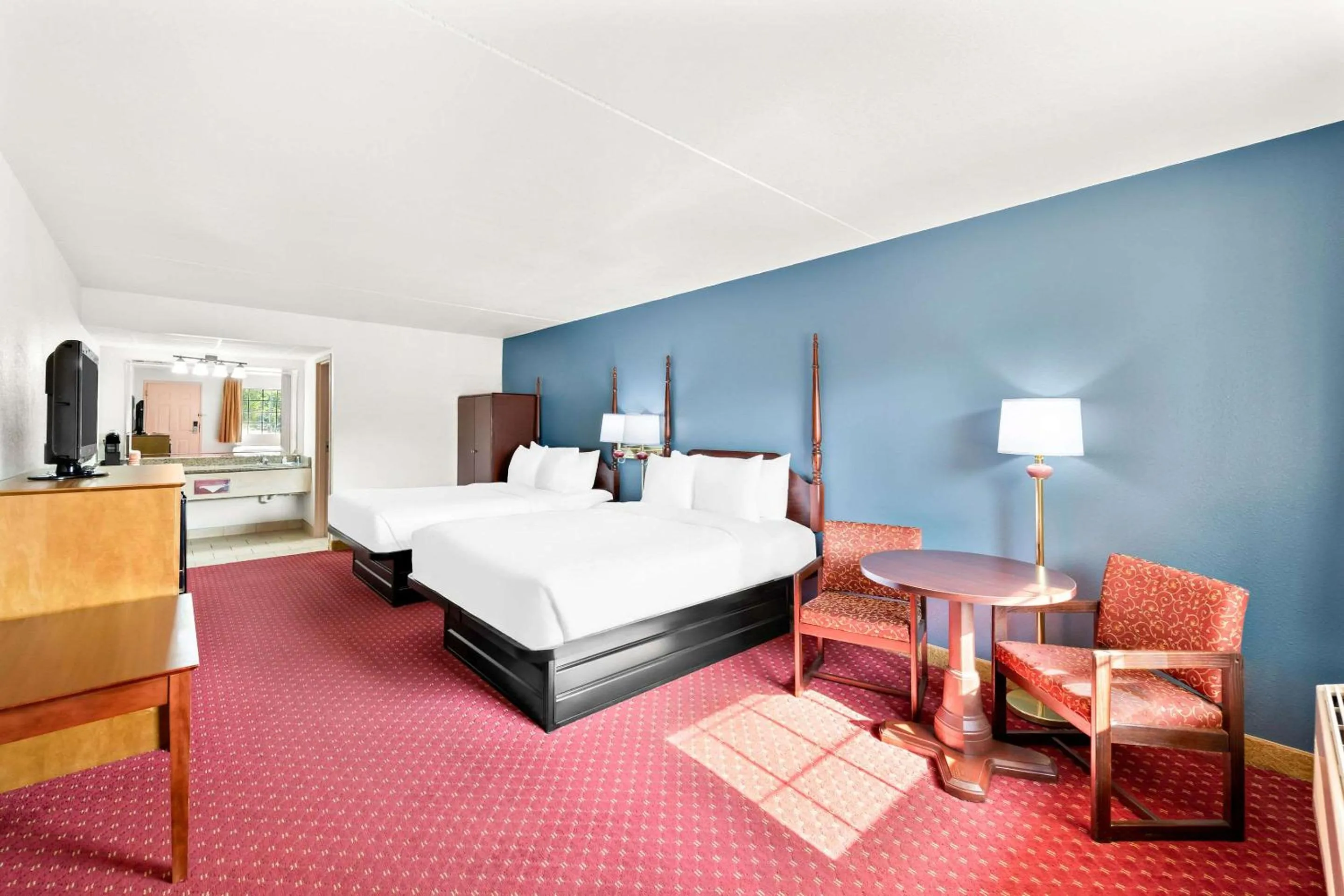 Bedroom, Bed in Clarion Inn Branson