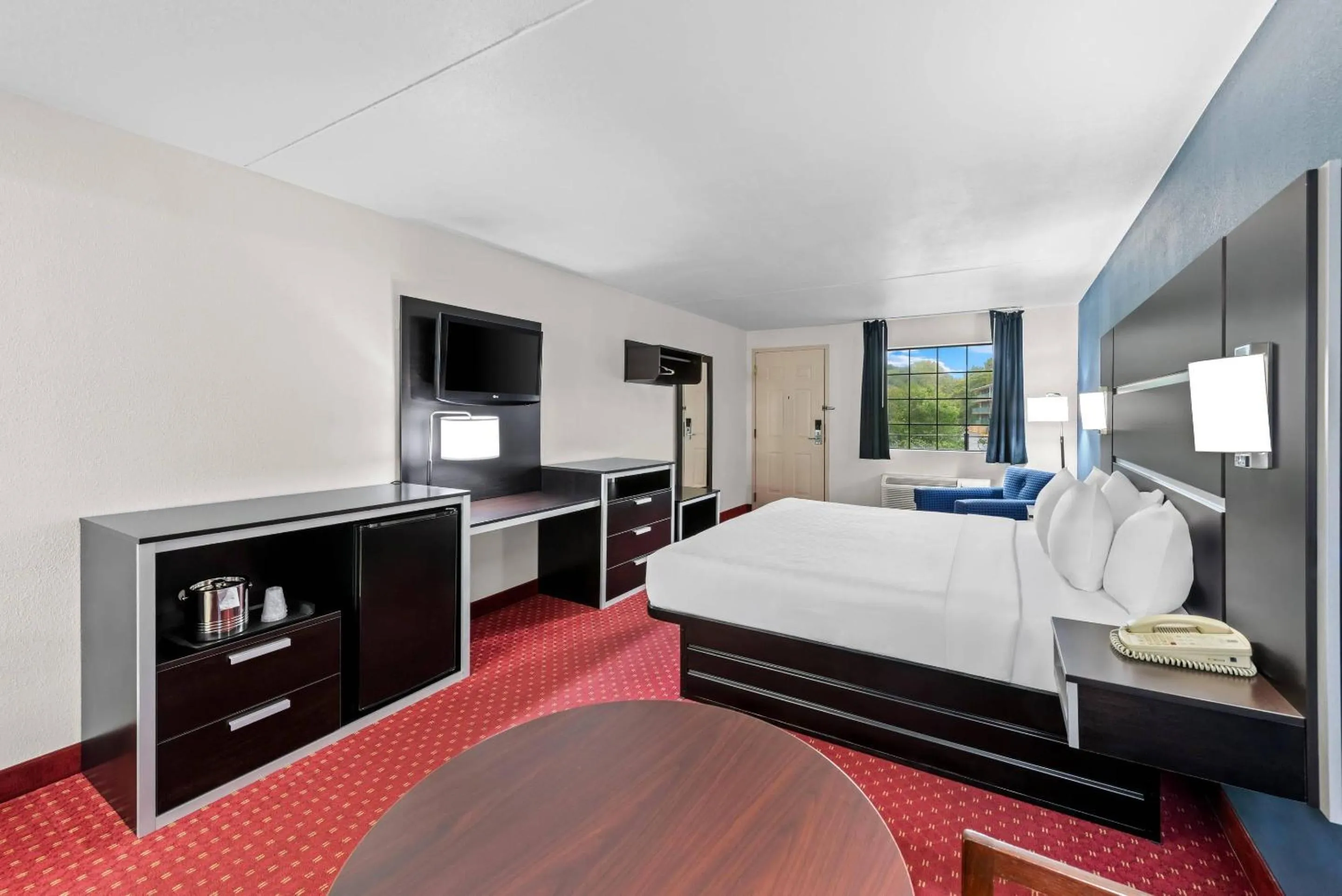 Bedroom, Bed in Clarion Inn Branson