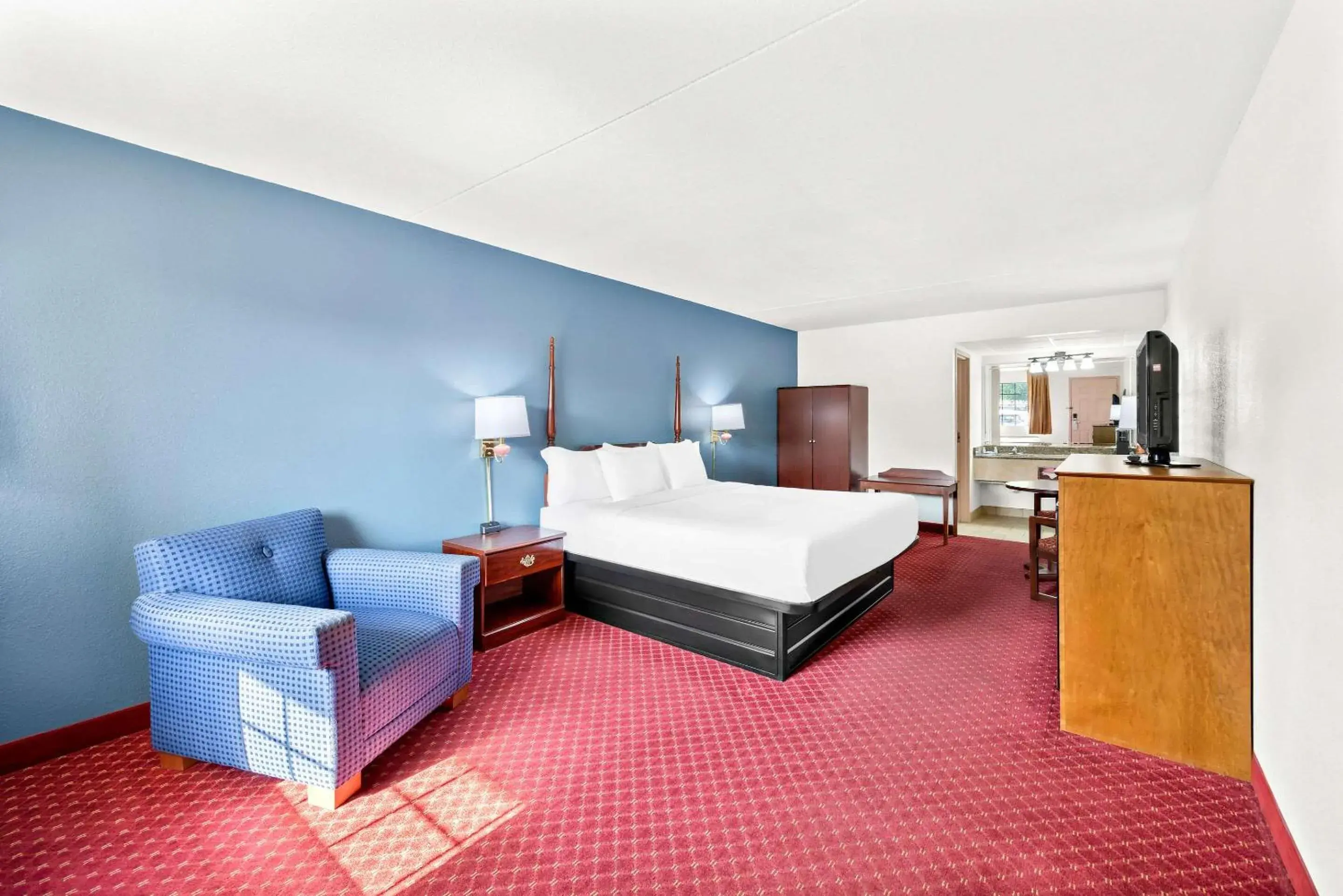 Bedroom, Bed in Clarion Inn Branson Bedroom, Bed in Clarion Inn Branson