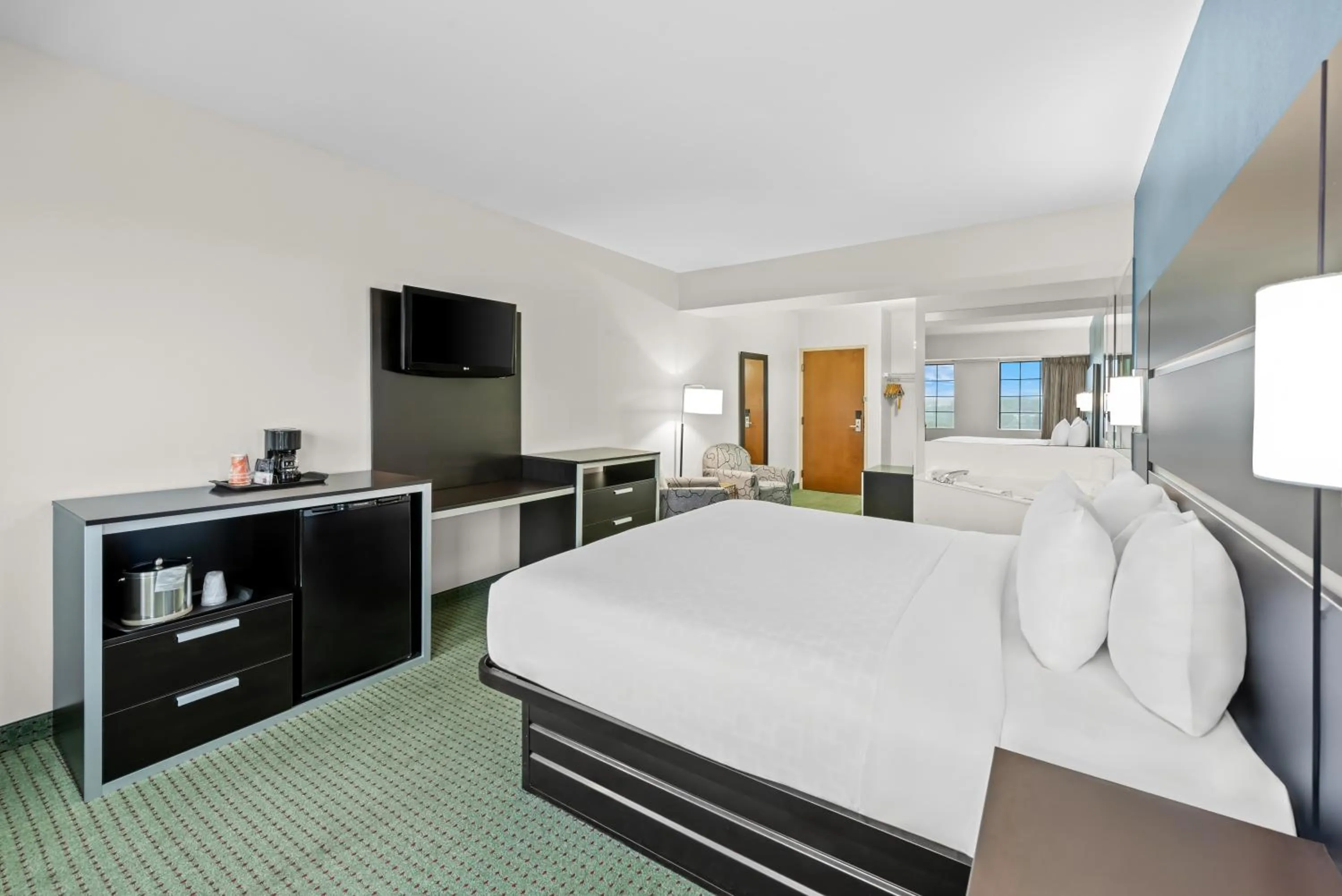 TV and multimedia, Bed in Clarion Inn Branson