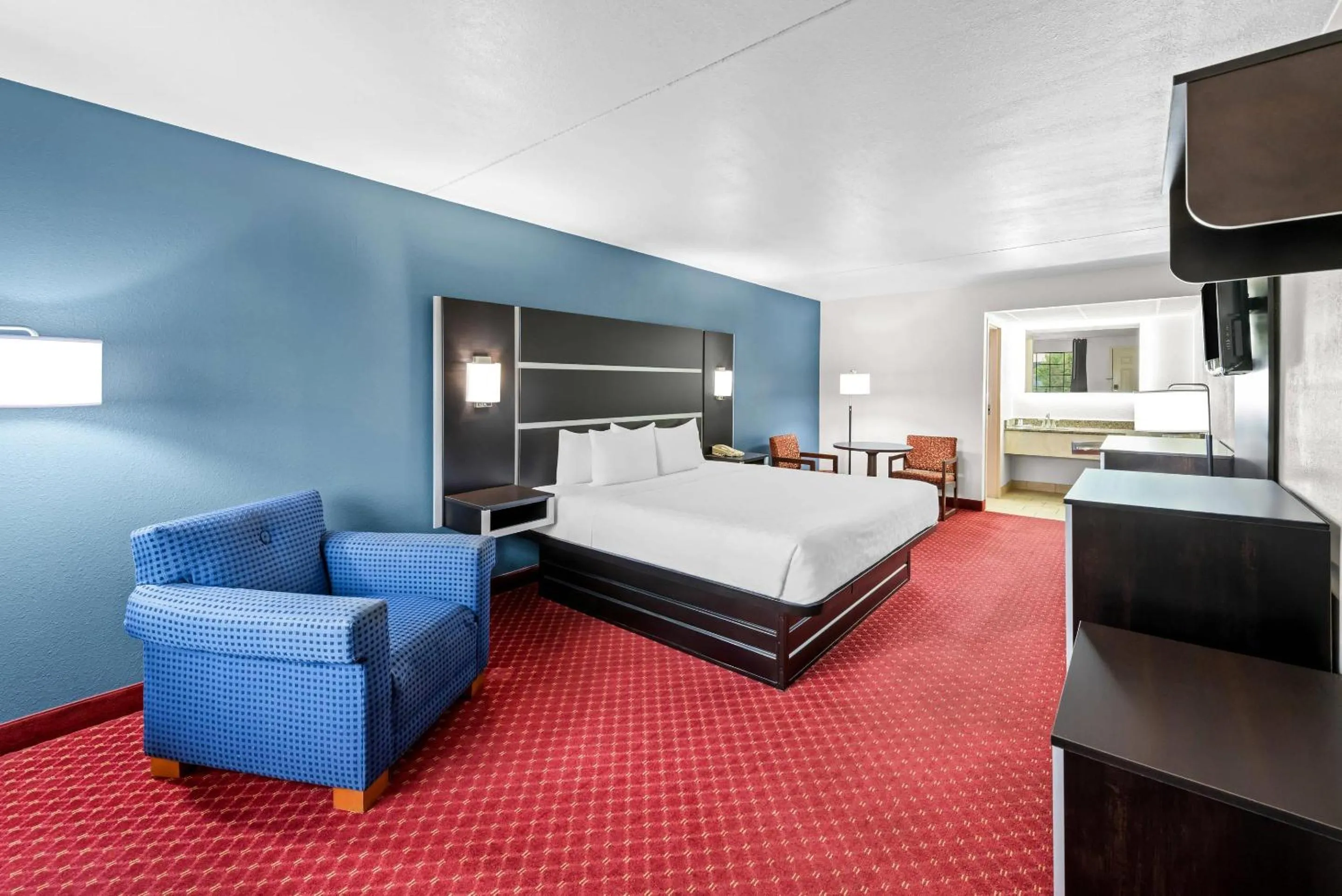 Bedroom, Bed in Clarion Inn Branson