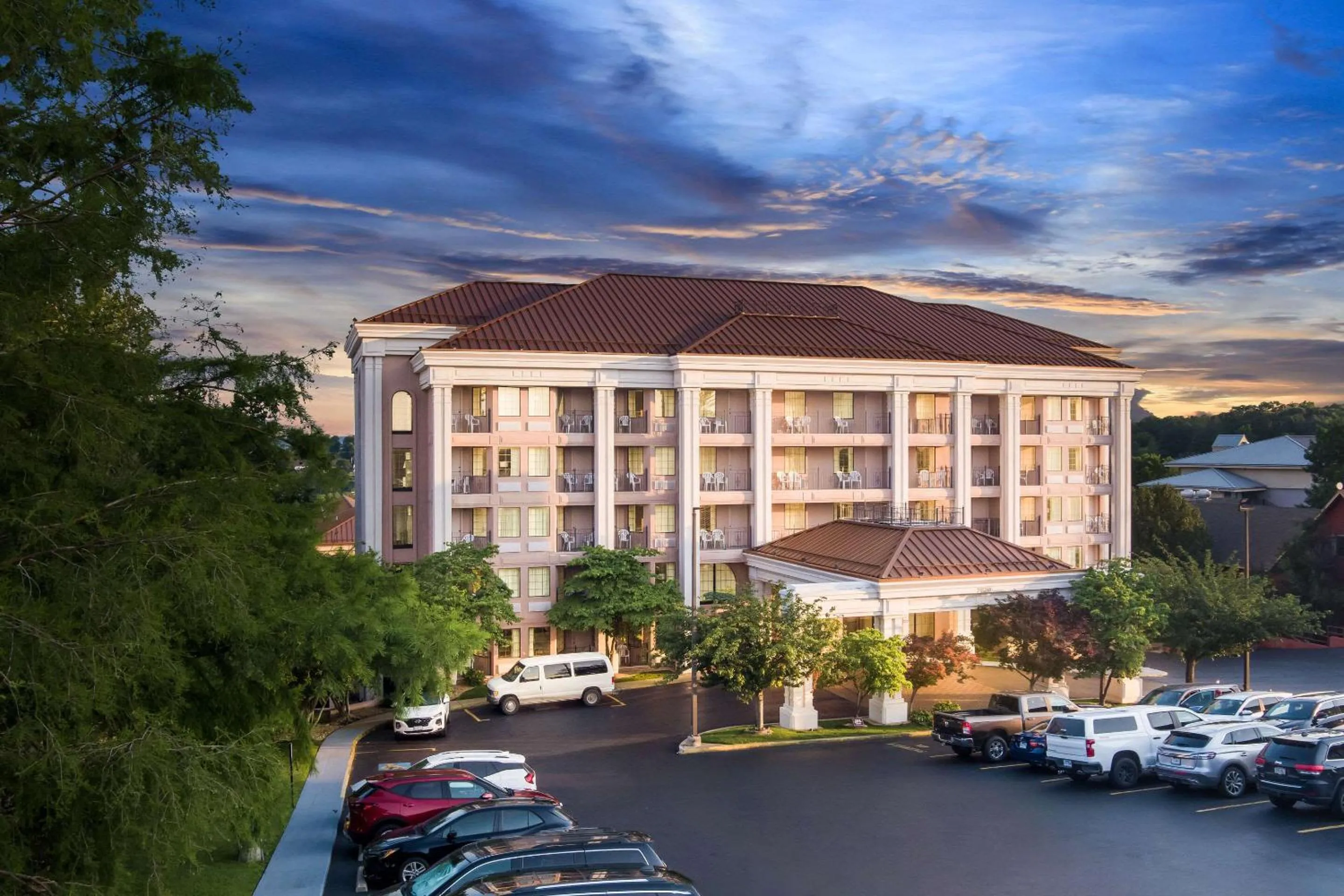 Property building in Clarion Inn Branson