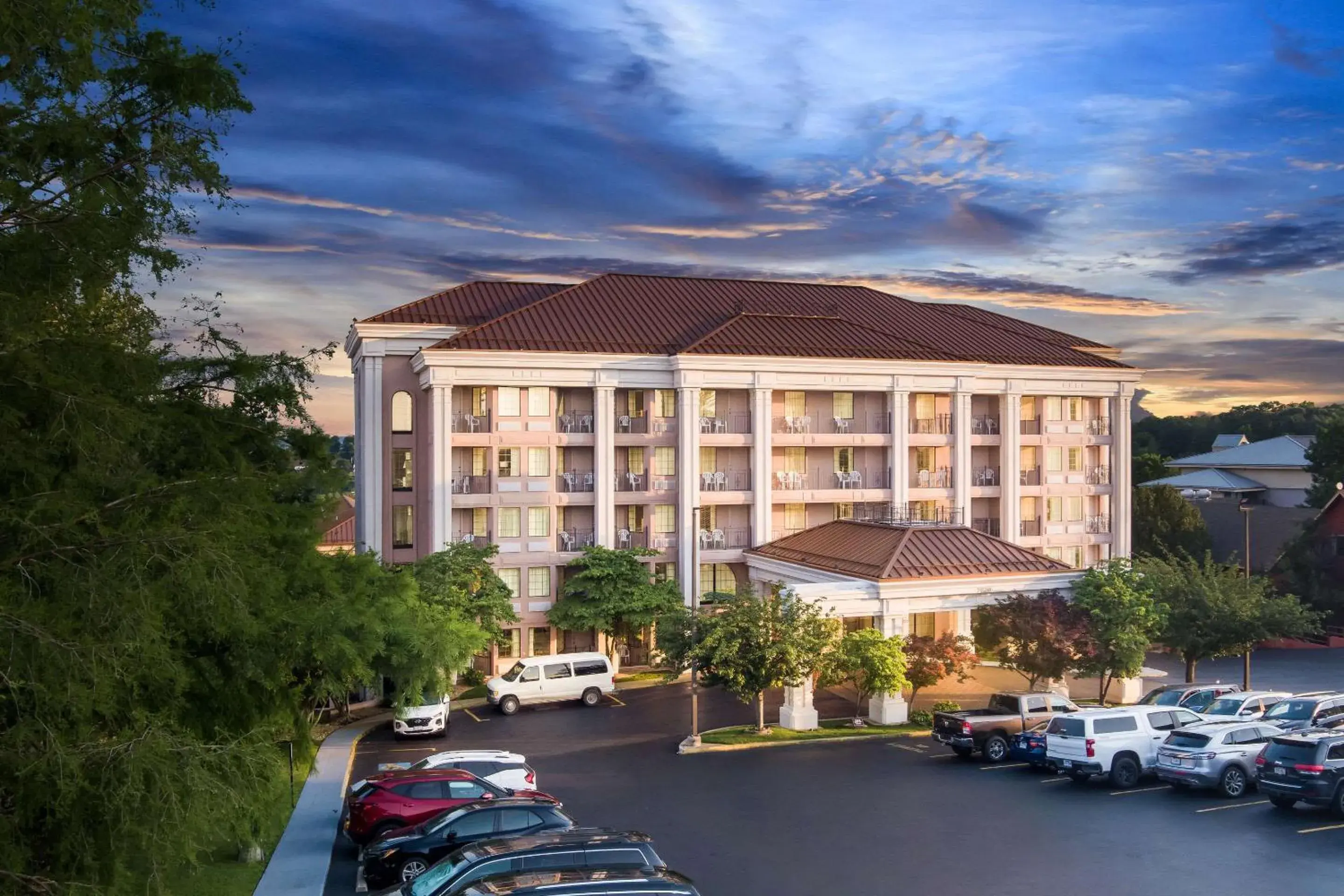 Property building in Clarion Inn Branson Property building in Clarion Inn Branson