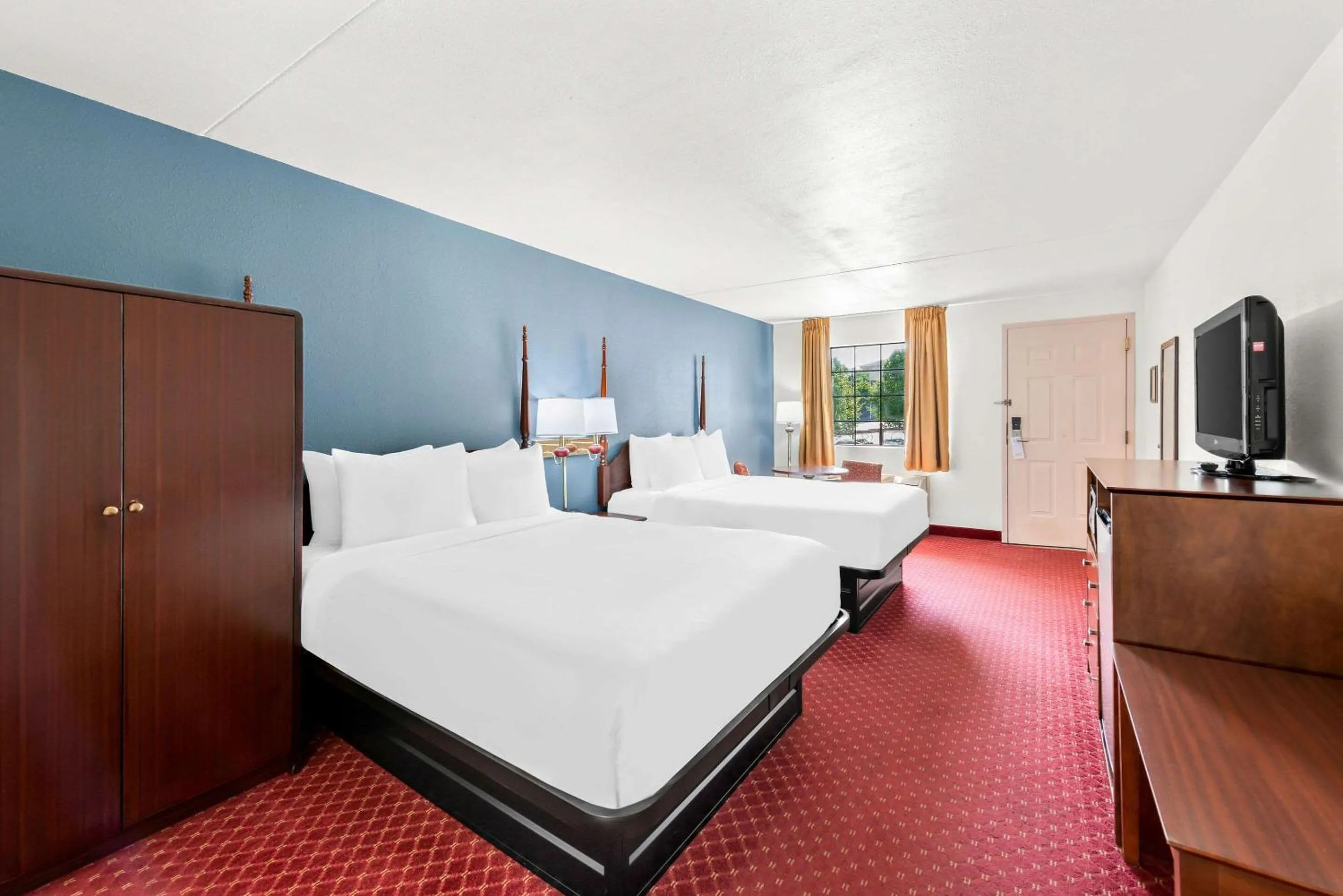 Bedroom, Bed in Clarion Inn Branson