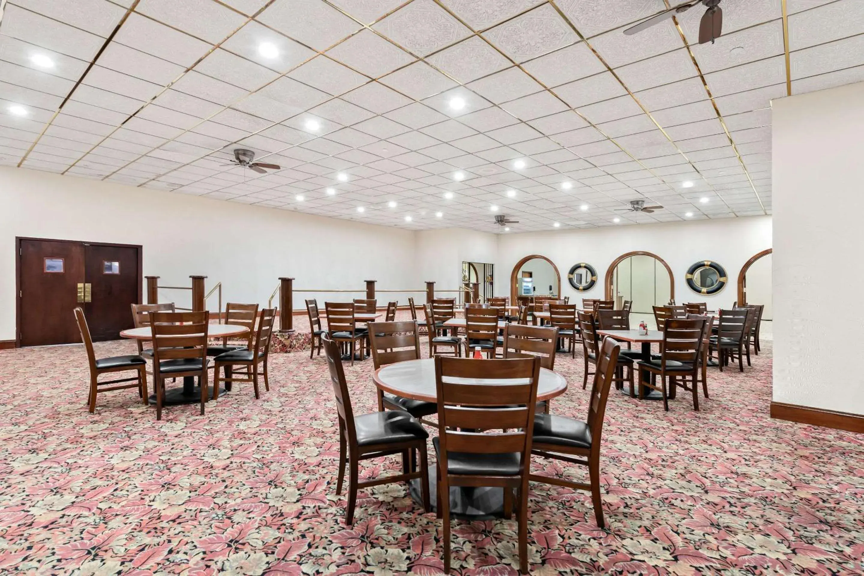 Breakfast in Clarion Inn Branson Breakfast in Clarion Inn Branson