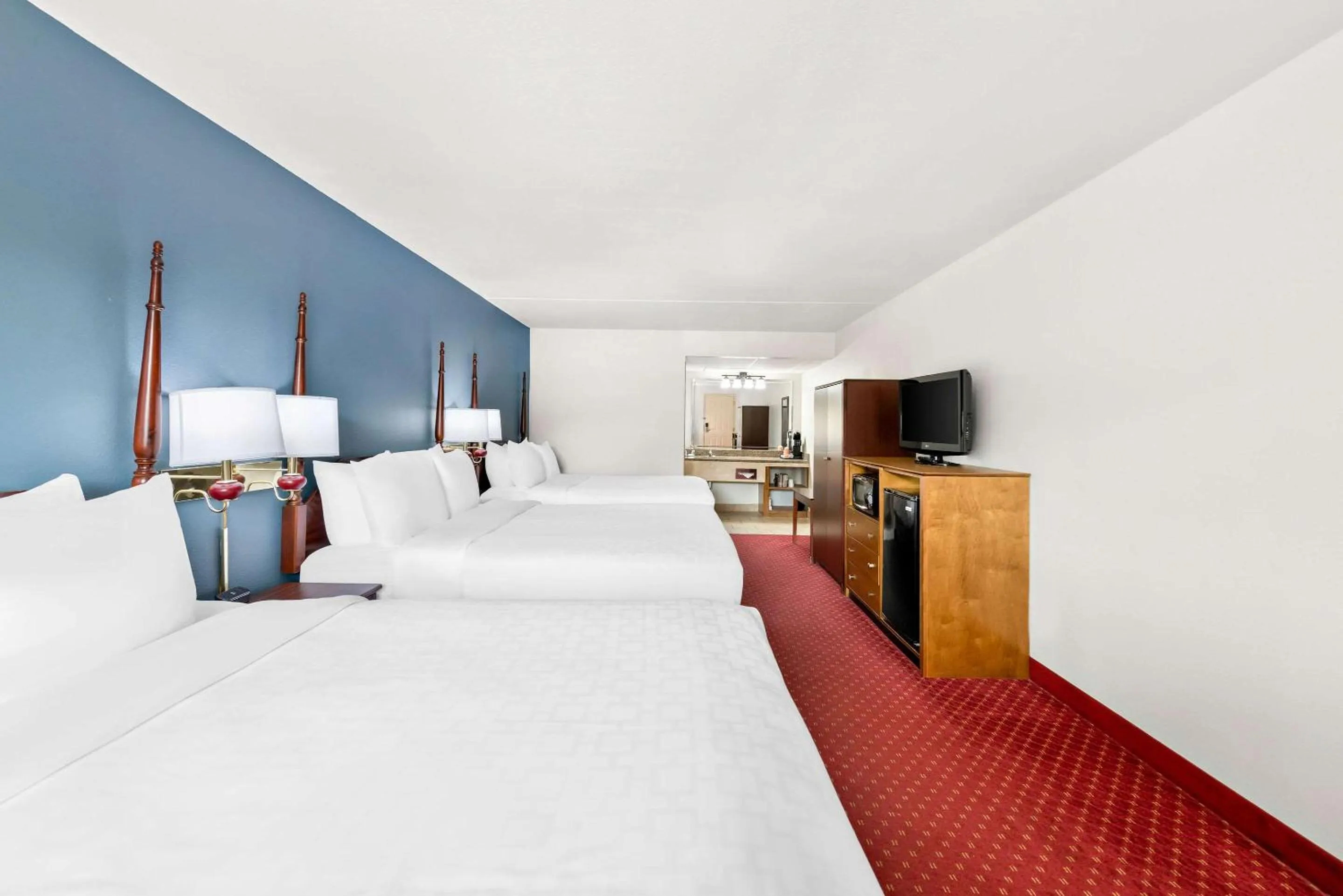 Bedroom, Bed in Clarion Inn Branson