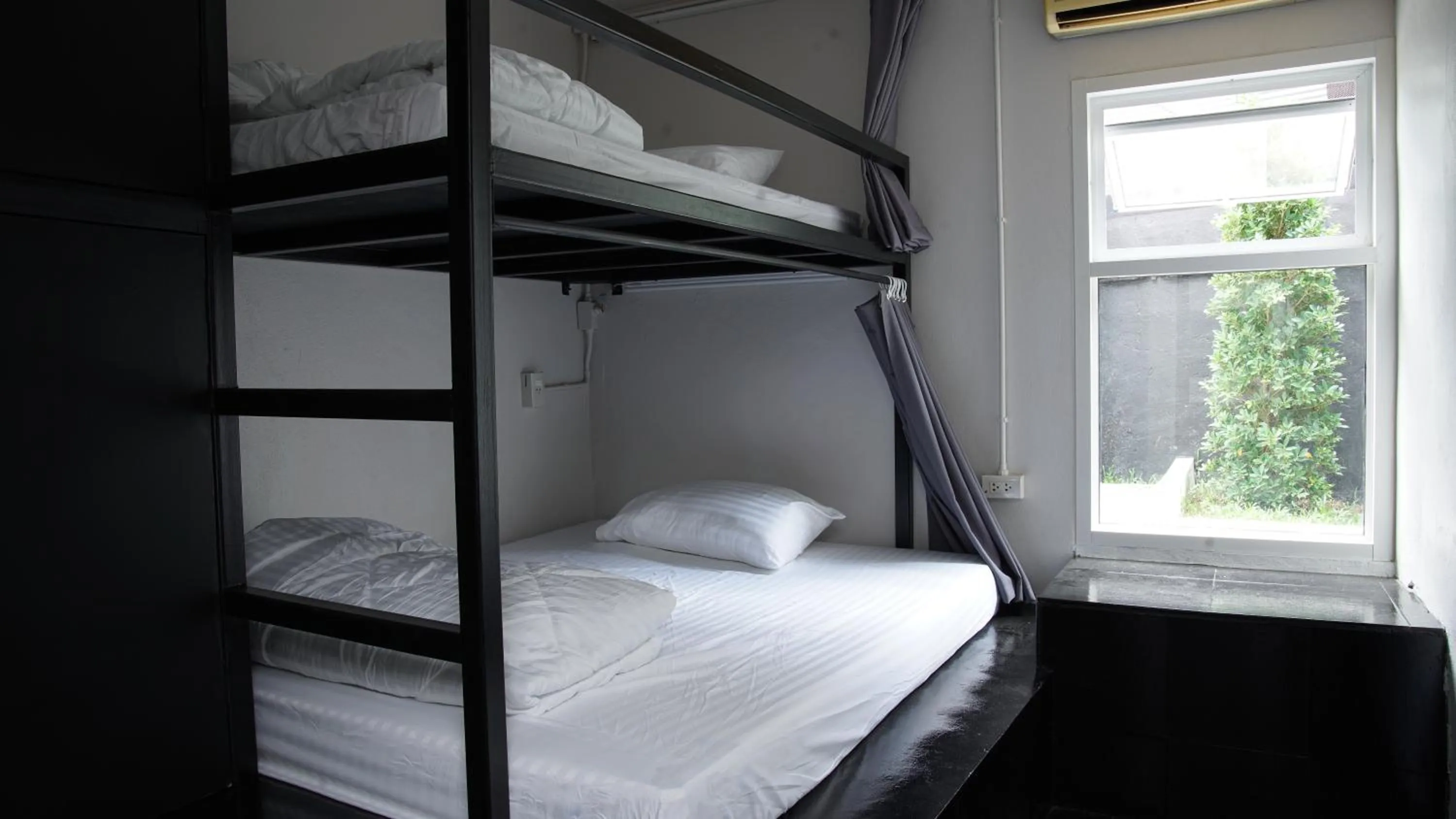 Photo of the whole room, Bed in The PARK Society