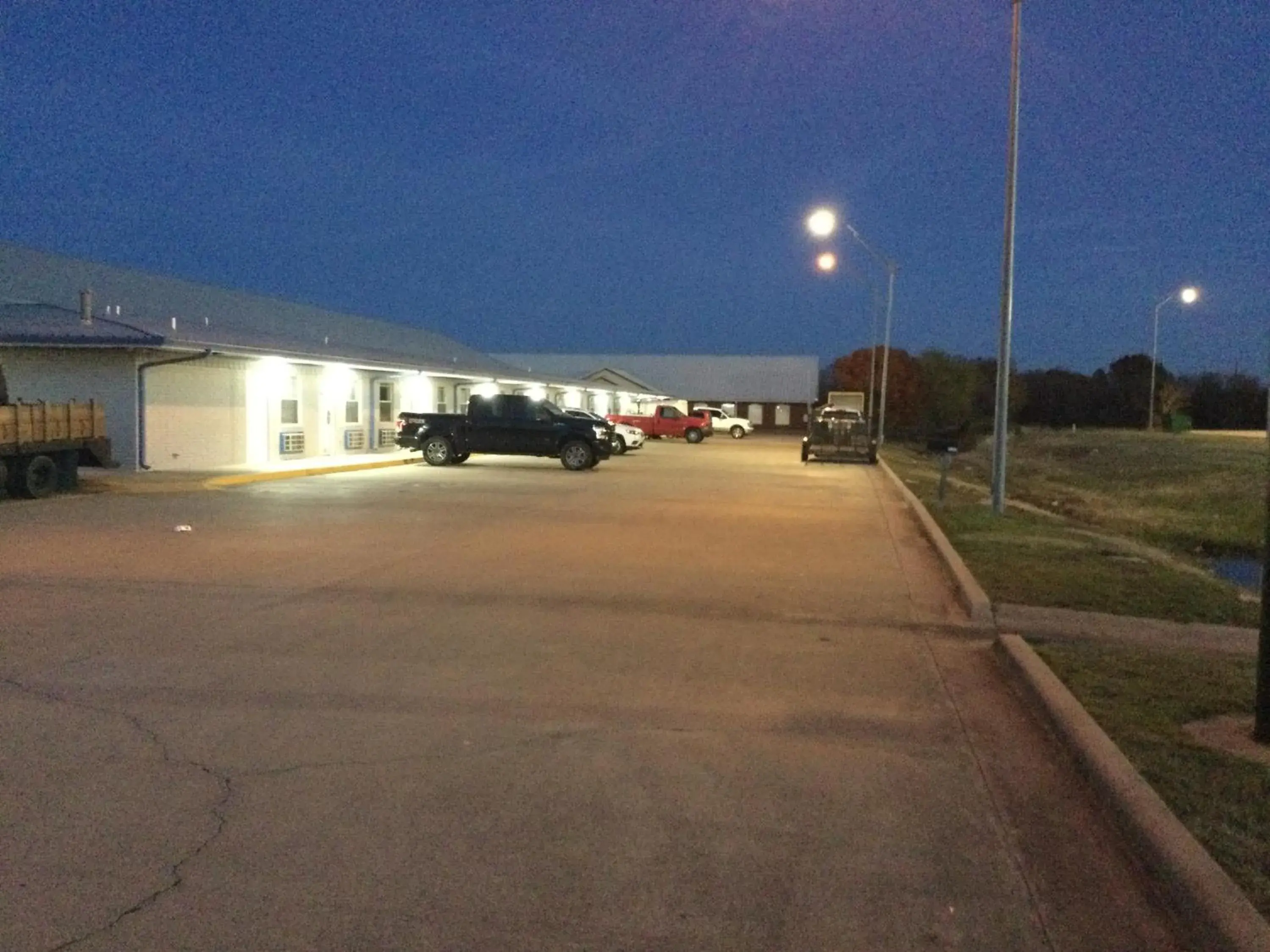 Property building in Americas Best inn Property building in Americas Best inn