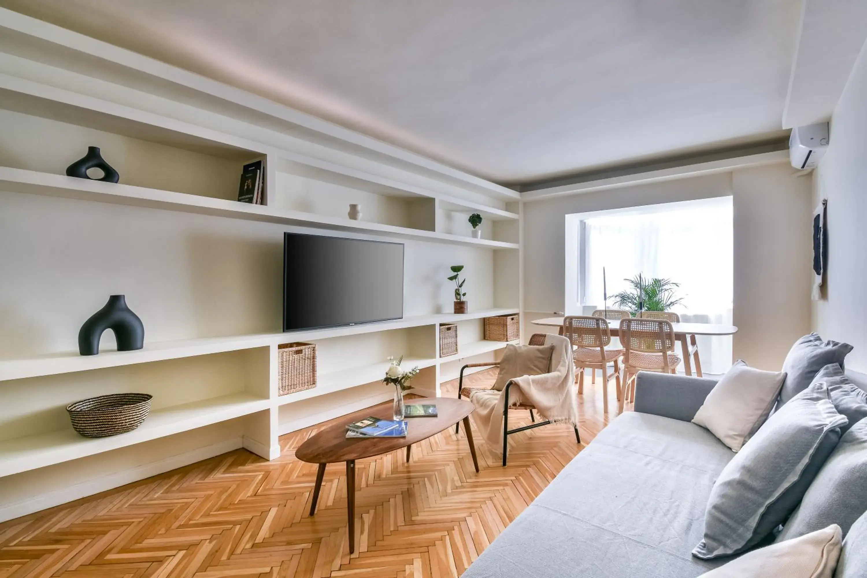 Unirii Center Apartments by Olala Homes Unirii Center Apartments by Olala Homes