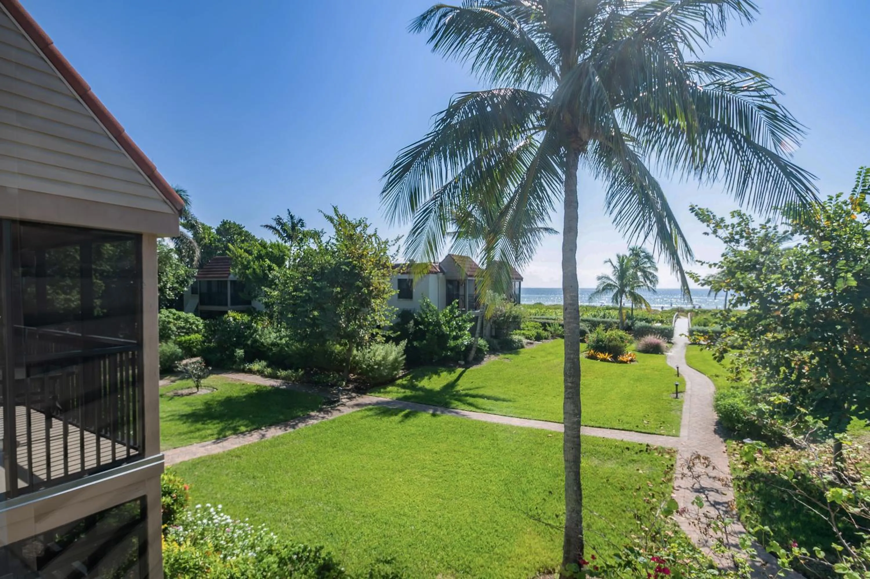 Beach, Garden in Sanibel Moorings Resort