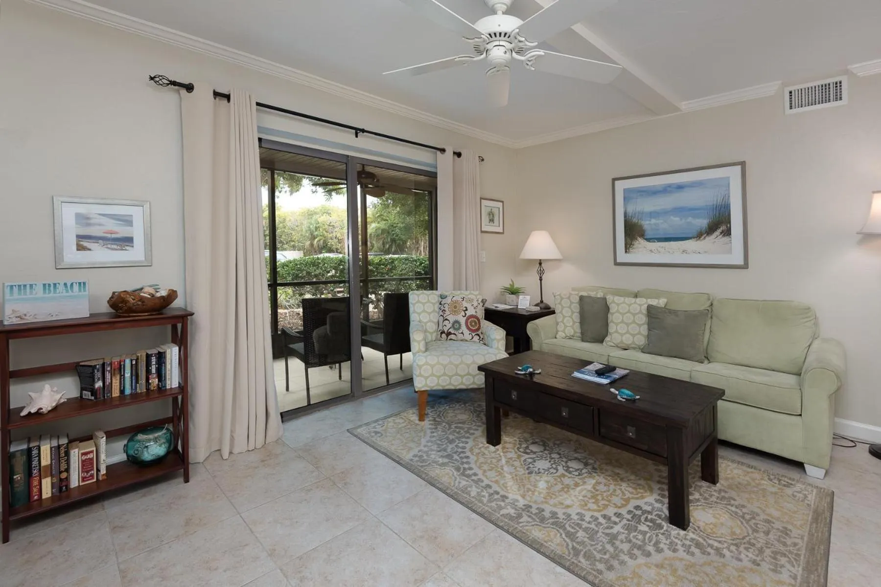 Living room, Seating Area in Sanibel Moorings Resort