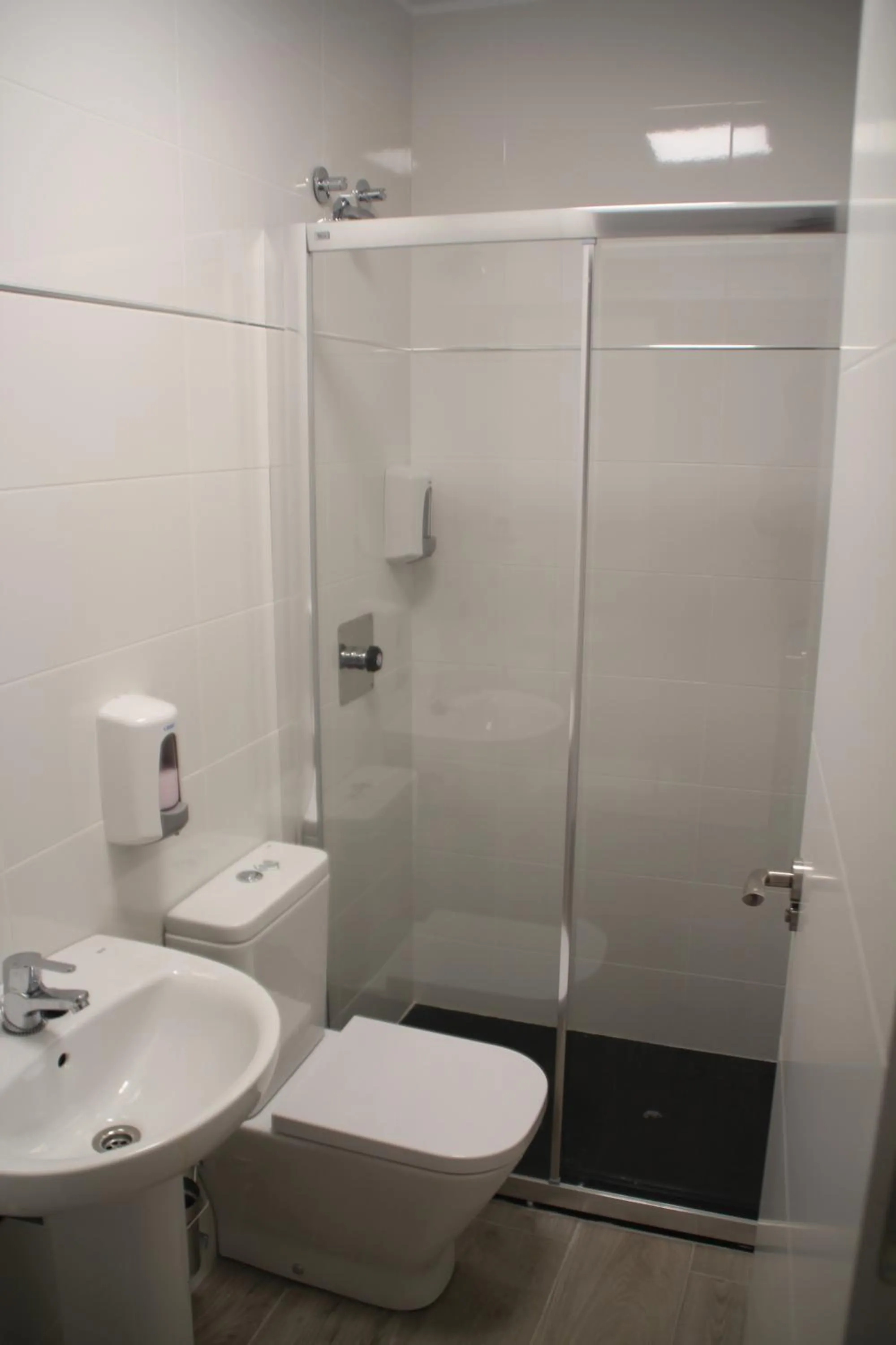 Bathroom in Albergue Logroño Centro