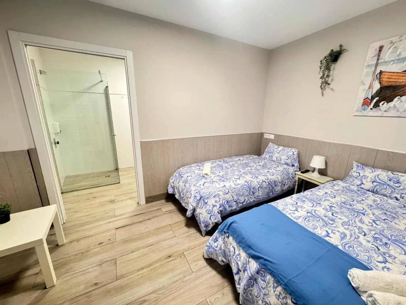 Triple Room in Albergue Logroño Centro Triple Room in Albergue Logroño Centro
