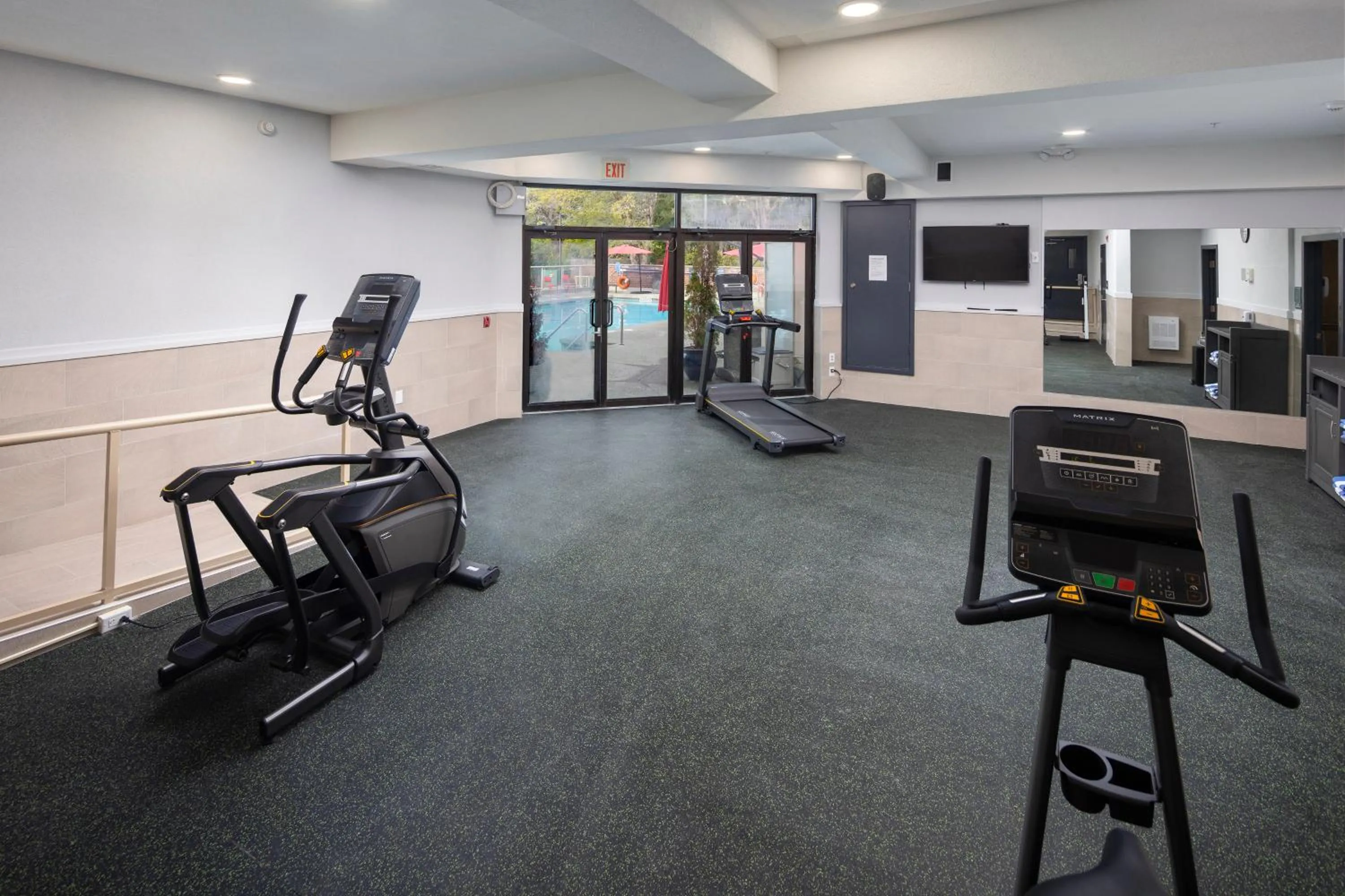 Fitness centre/facilities in Holiday Inn Victoria - Elk Lake by IHG
