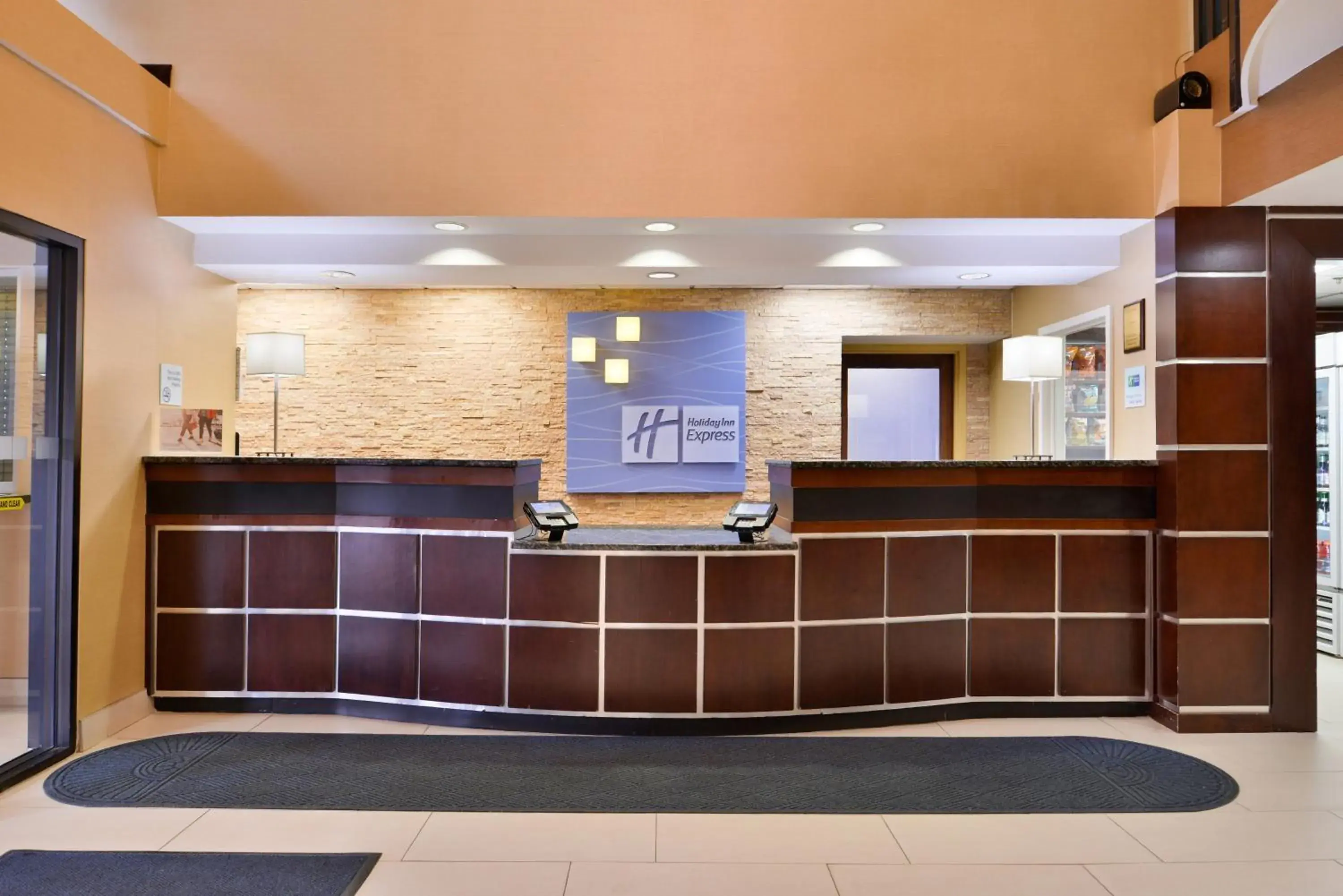 Property building in Holiday Inn Express Hotel & Suites West Chester by IHG Property building in Holiday Inn Express Hotel & Suites West Chester by IHG