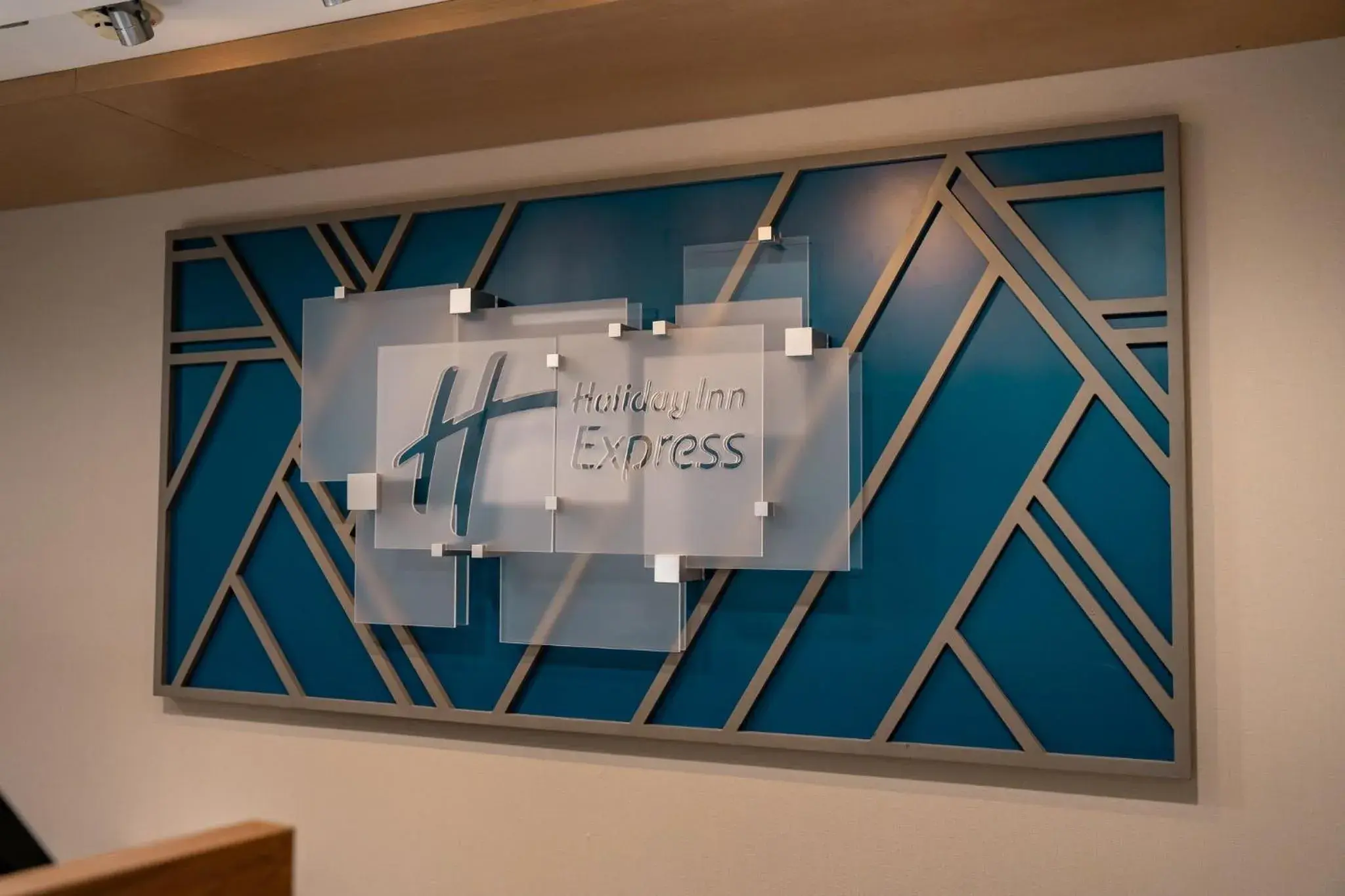 Property building in Holiday Inn Express Hotel & Suites West Chester by IHG Property building in Holiday Inn Express Hotel & Suites West Chester by IHG