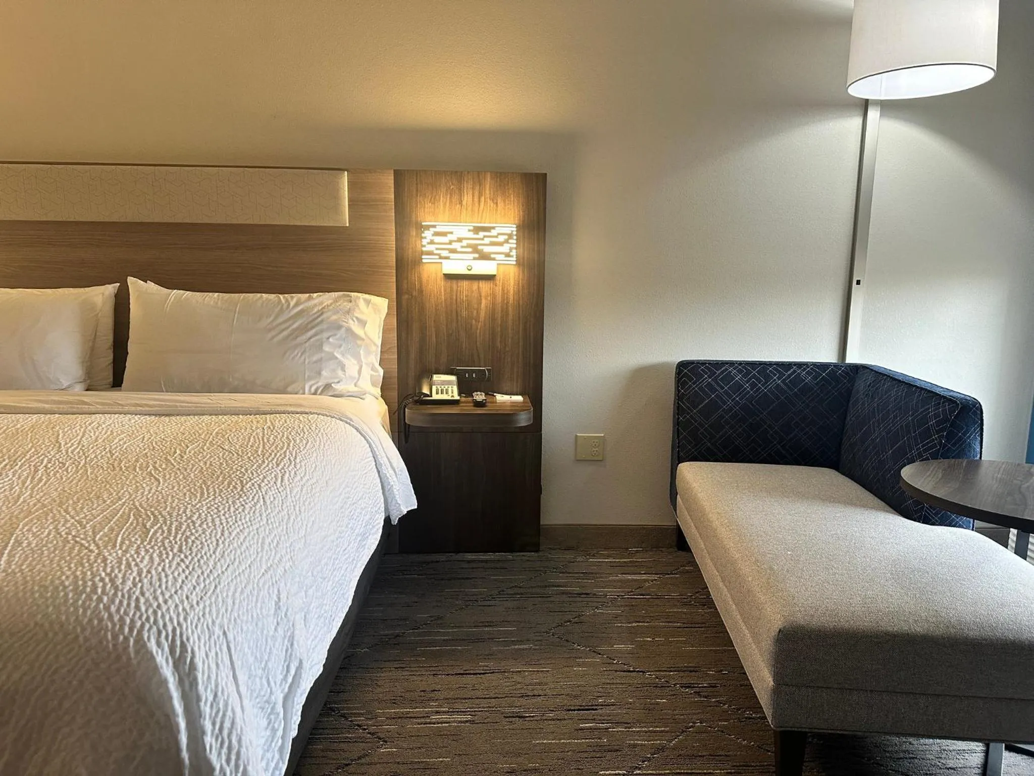 Photo of the whole room, Bed in Holiday Inn Express Hotel & Suites West Chester by IHG