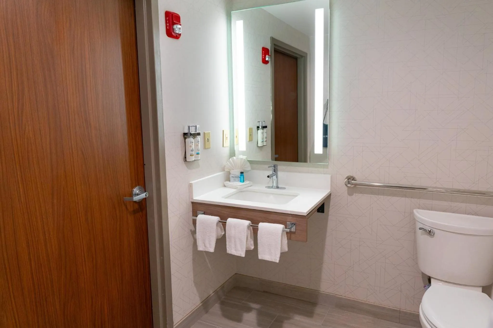 Photo of the whole room in Holiday Inn Express Hotel & Suites West Chester by IHG