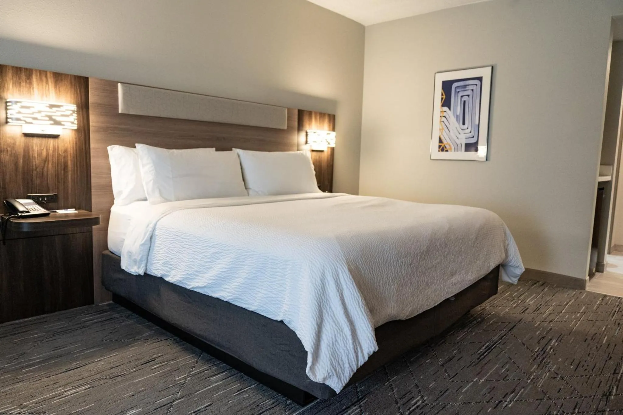 Photo of the whole room, Bed in Holiday Inn Express Hotel & Suites West Chester by IHG