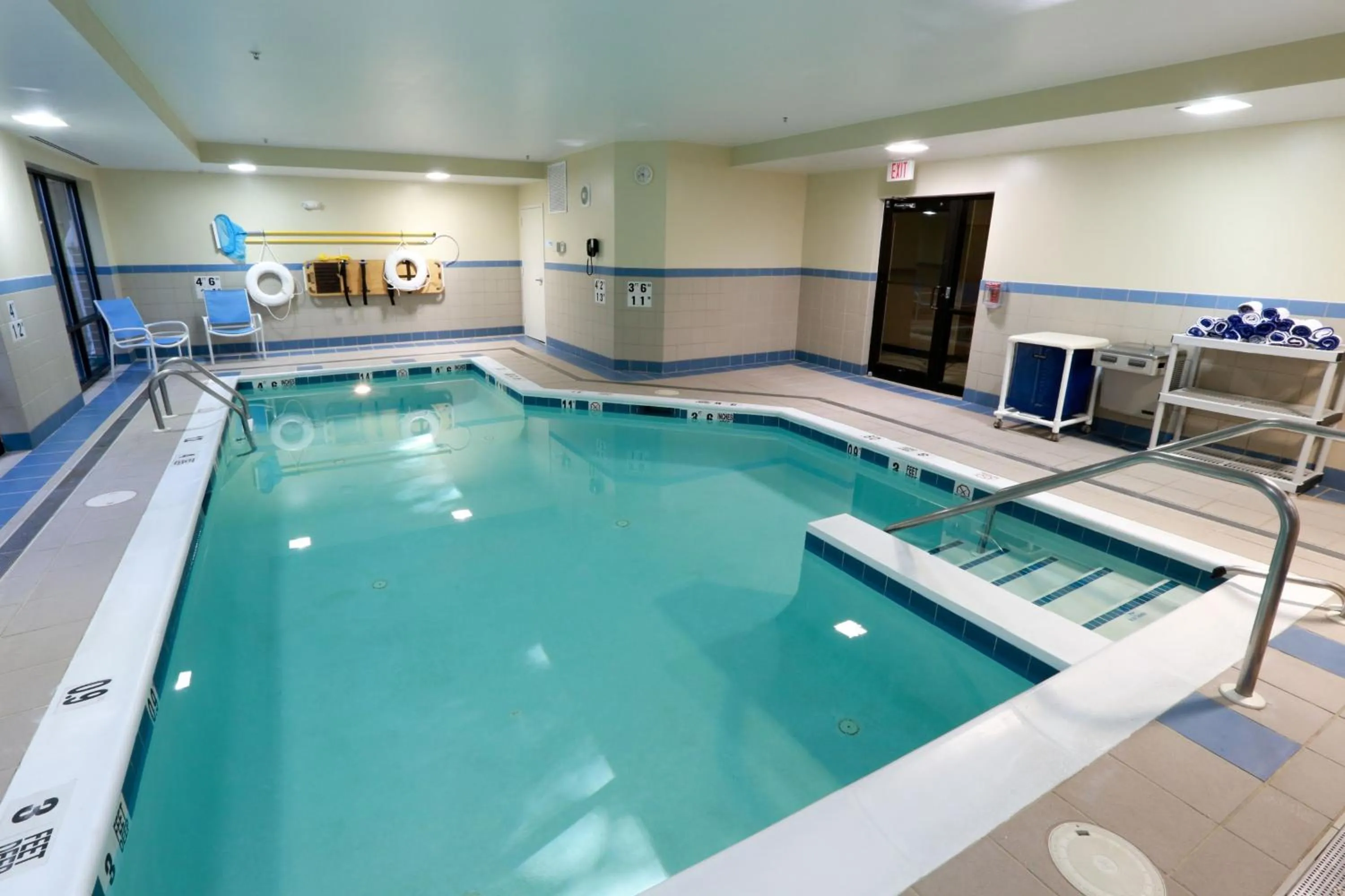 Swimming pool in Holiday Inn Express Hotel & Suites West Chester by IHG