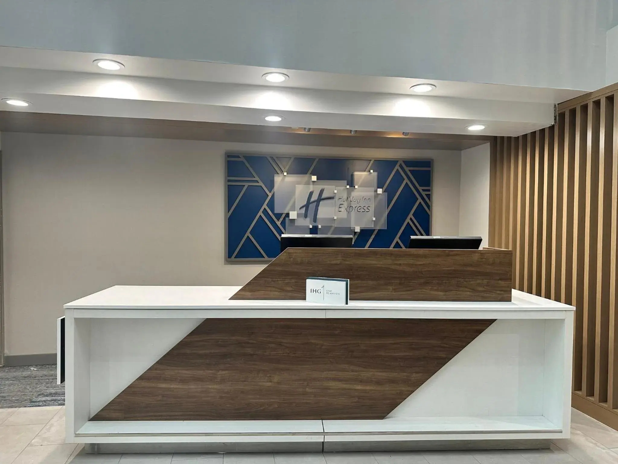 Property building in Holiday Inn Express Hotel & Suites West Chester by IHG Property building in Holiday Inn Express Hotel & Suites West Chester by IHG